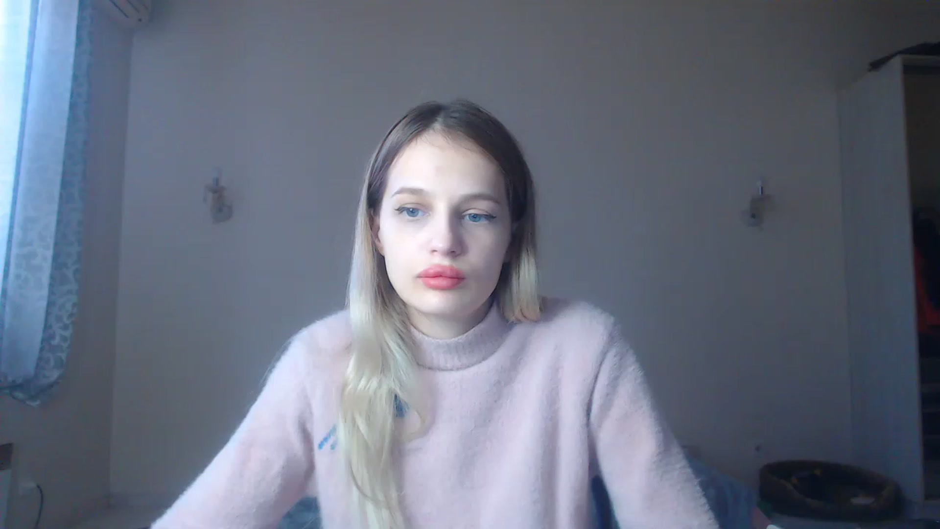Gallery image thumbnail from Lola_vi's myfreecams stream on, 01/03/2023, 11:46 image 7 of 20