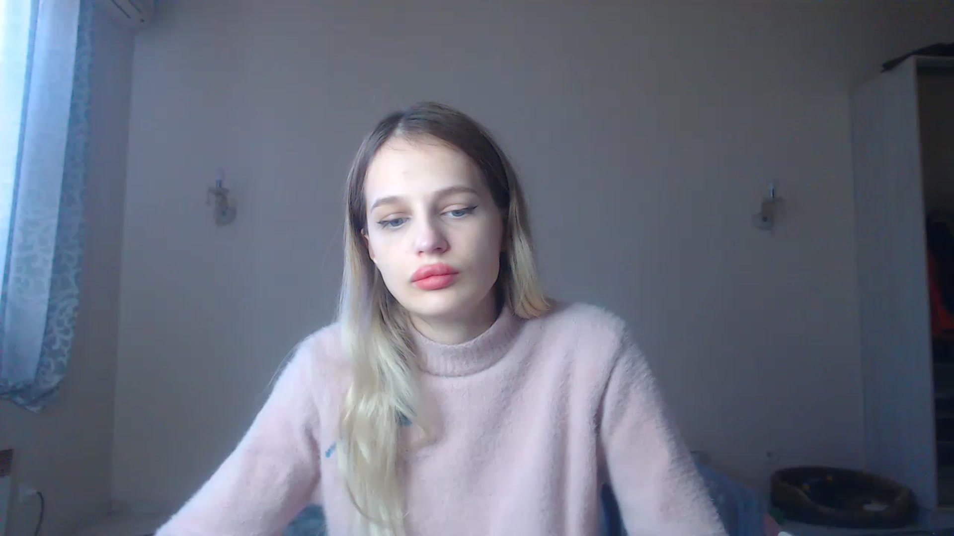 Gallery image thumbnail from Lola_vi's myfreecams stream on, 01/03/2023, 11:46 image 1 of 20