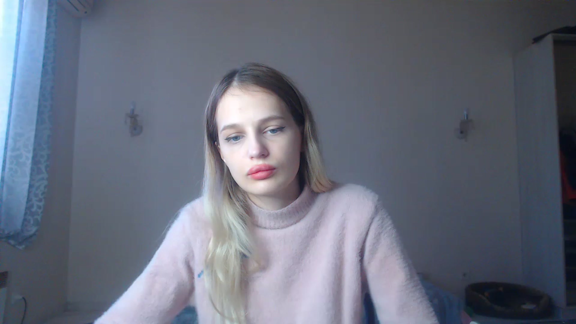 Gallery image thumbnail from Lola_vi's myfreecams stream on, 01/03/2023, 11:46 image 2 of 20