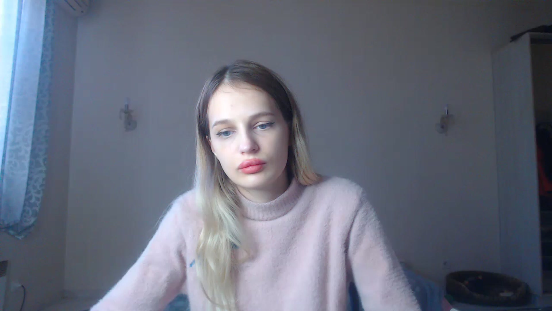 Gallery image thumbnail from Lola_vi's myfreecams stream on, 01/03/2023, 11:46 image 3 of 20