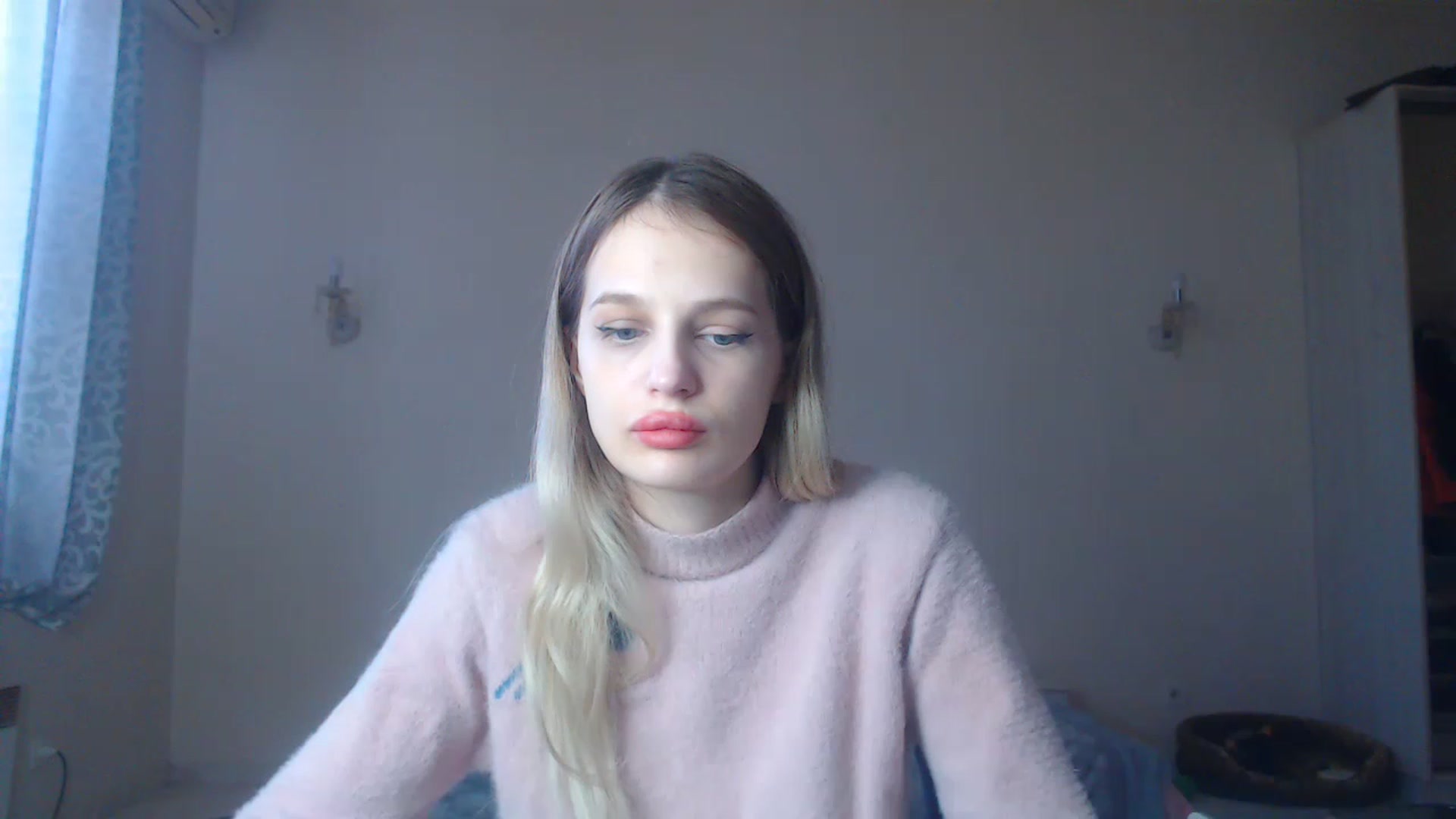 Gallery image thumbnail from Lola_vi's myfreecams stream on, 01/03/2023, 11:46 image 6 of 20