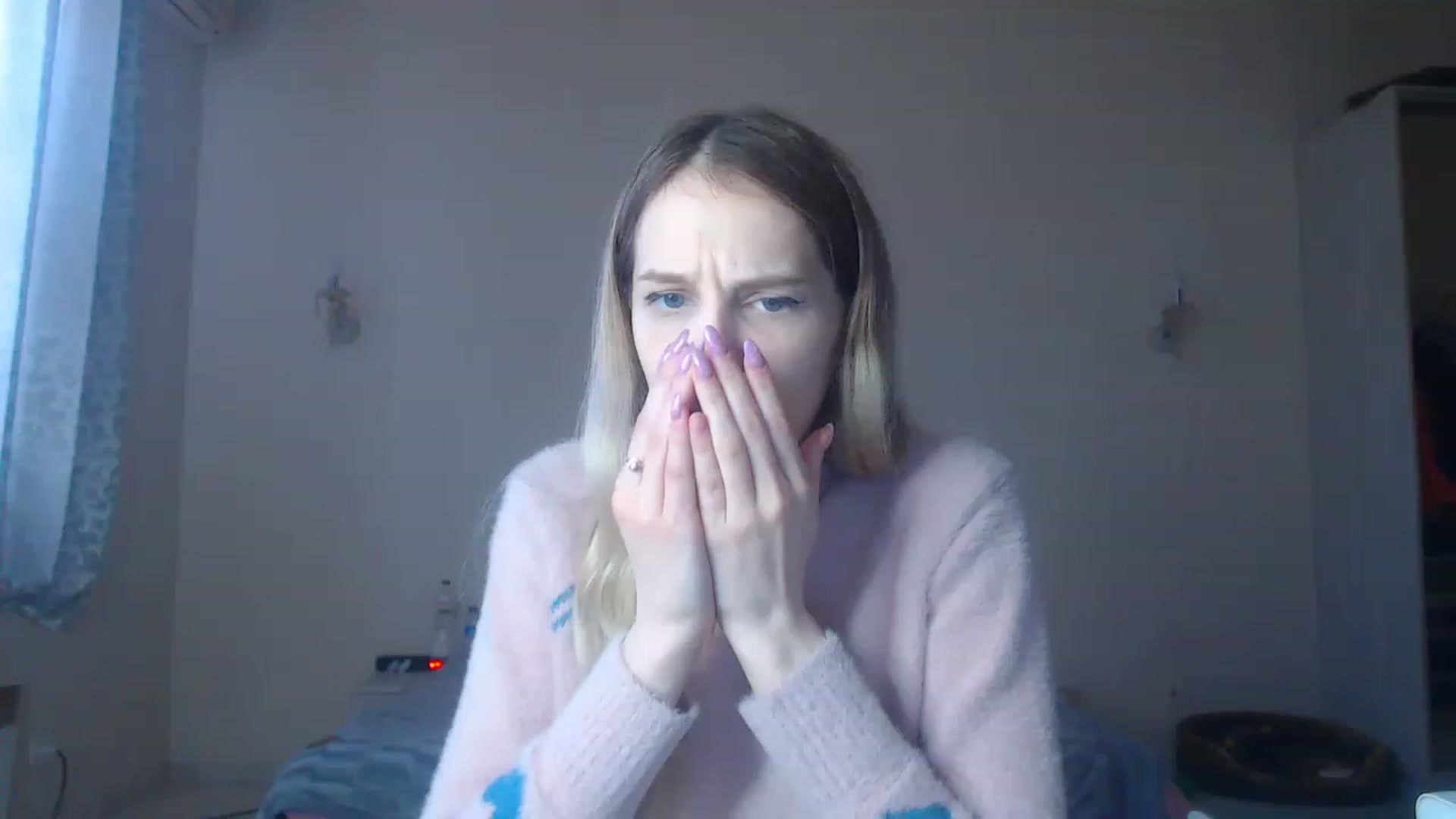 Gallery image thumbnail from Lola_vi's myfreecams stream on, 01/03/2023, 12:06 image 3 of 20