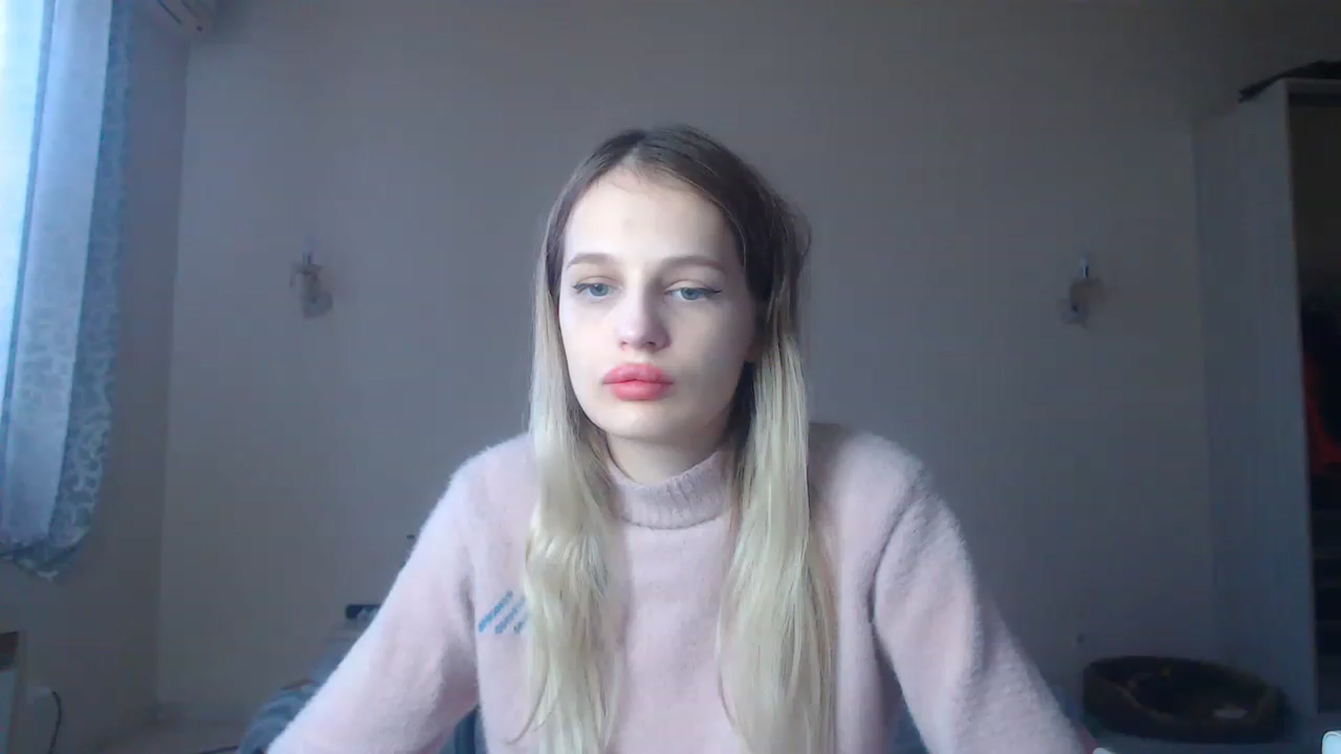 Gallery image thumbnail from Lola_vi's myfreecams stream on, 01/03/2023, 12:06 image 18 of 20