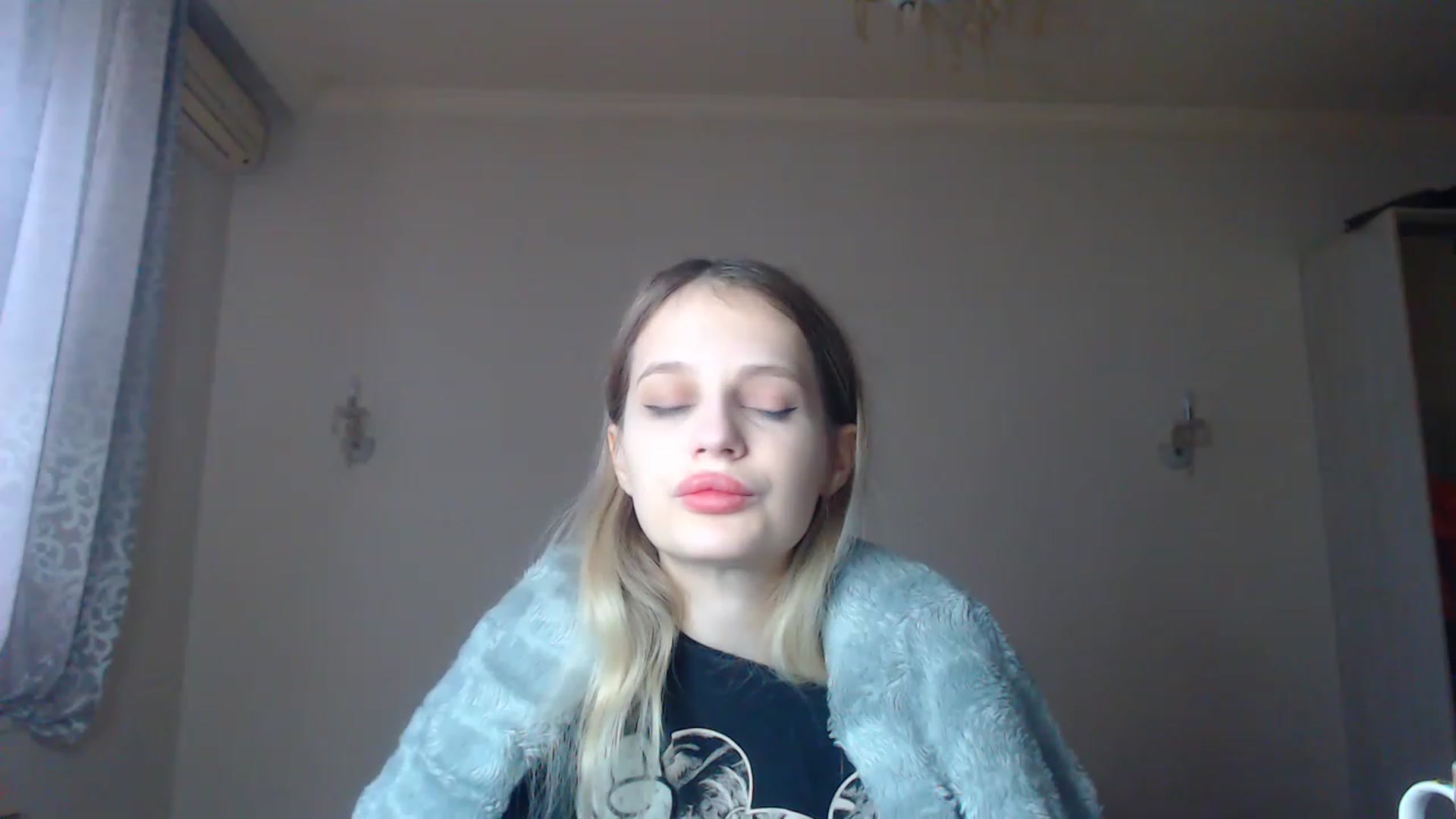 Gallery image thumbnail from Lola_vi's myfreecams stream on, 01/07/2023, 12:10 image 5 of 20