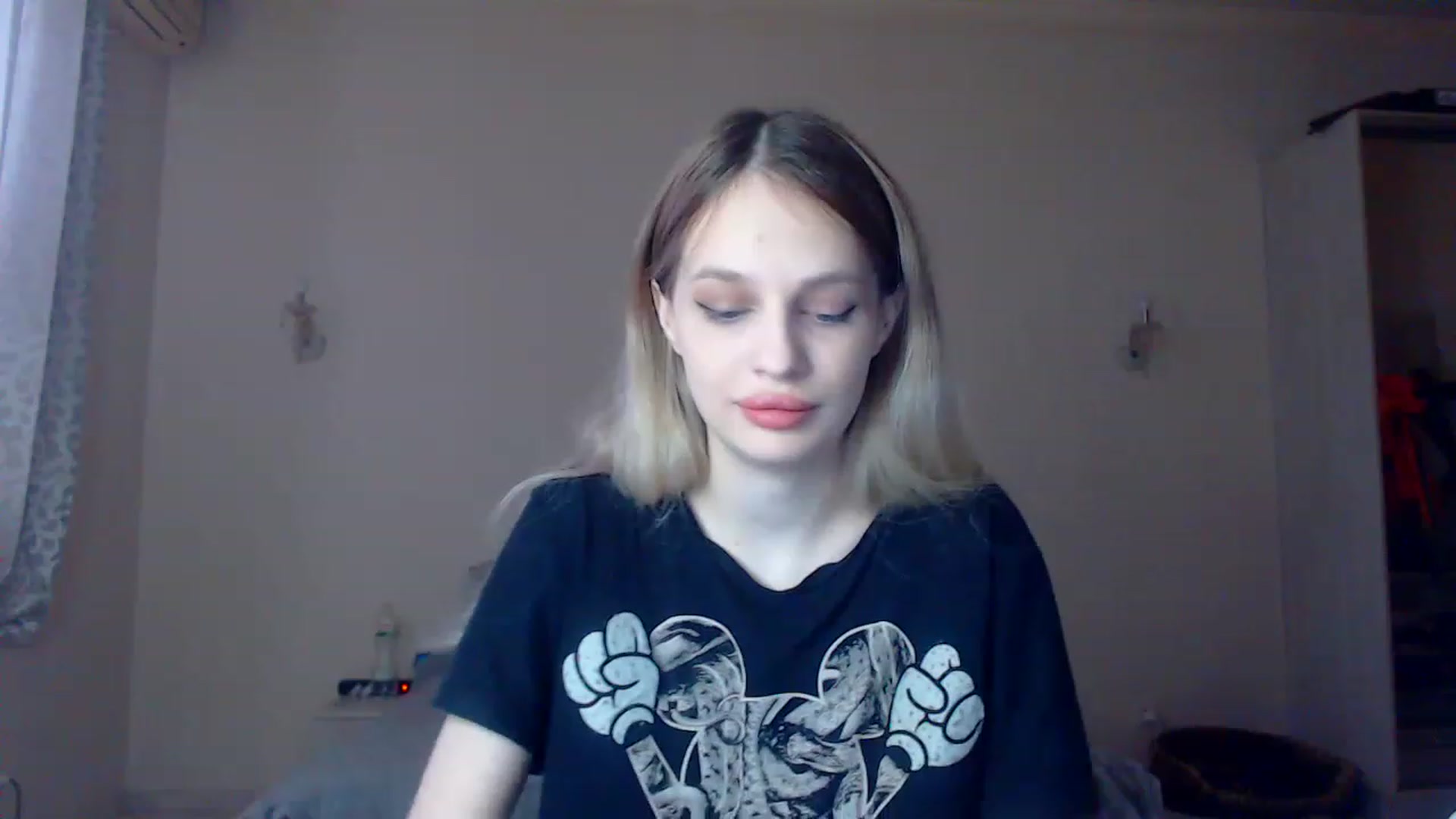 Gallery image thumbnail from Lola_vi's myfreecams stream on, 01/08/2023, 11:43 image 1 of 20