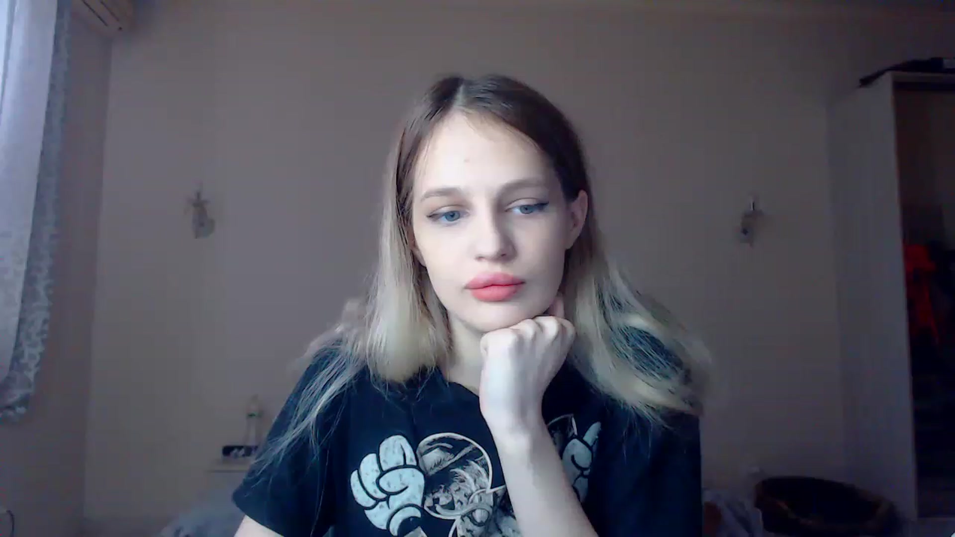 Gallery image thumbnail from Lola_vi's myfreecams stream on, 01/08/2023, 11:43 image 9 of 20