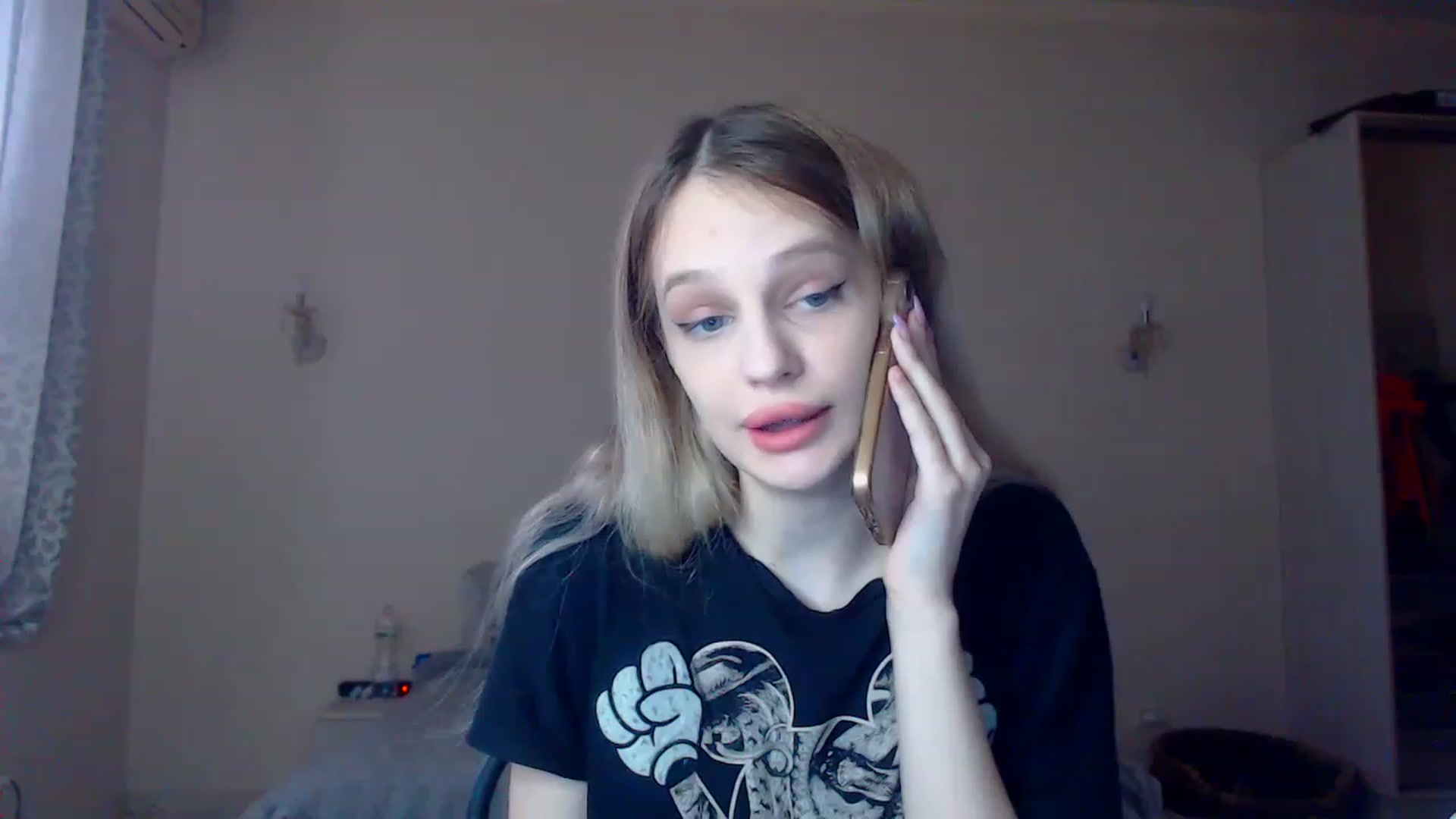 Gallery image thumbnail from Lola_vi's myfreecams stream on, 01/08/2023, 11:43 image 5 of 20