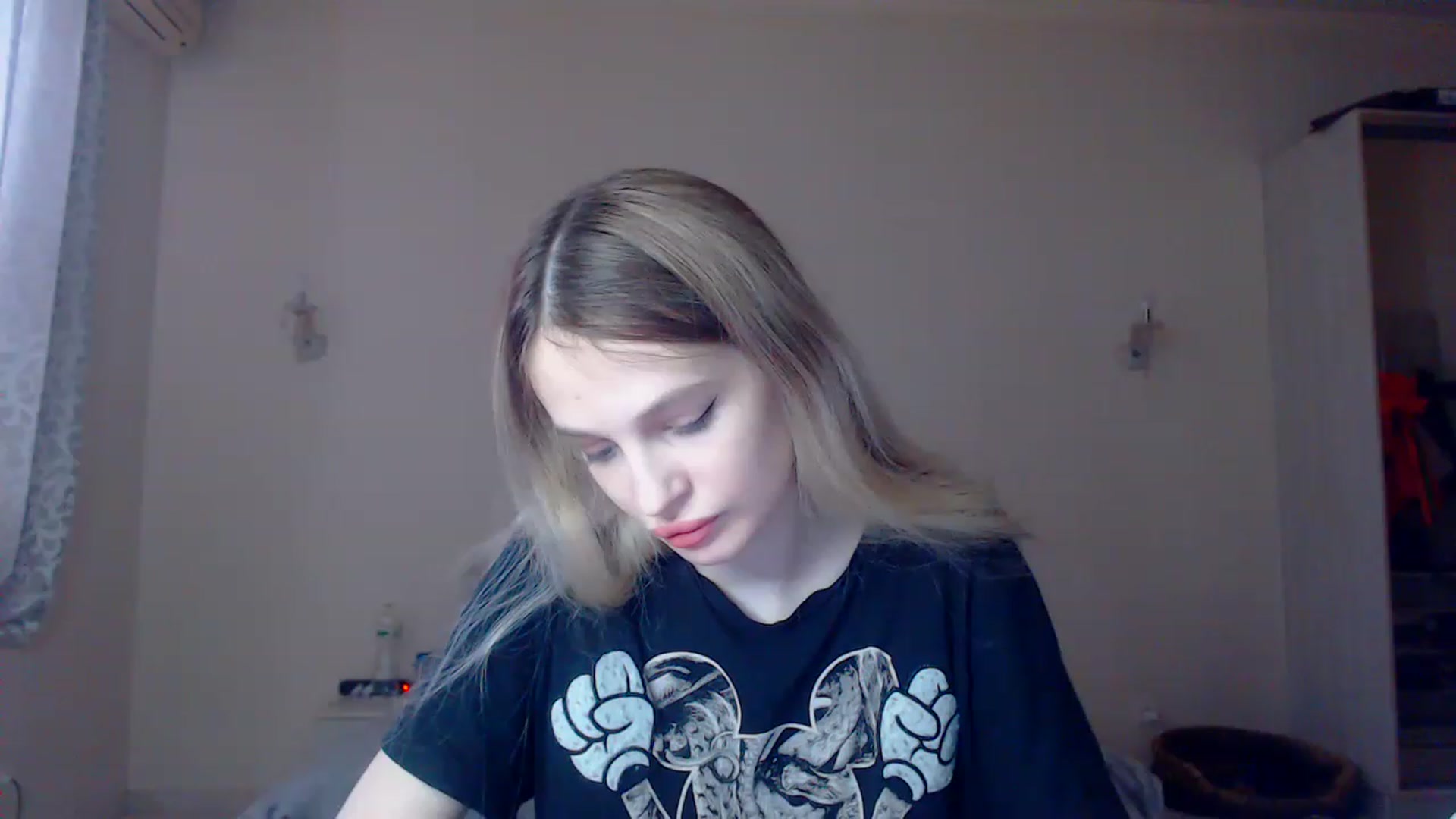 Gallery image thumbnail from Lola_vi's myfreecams stream on, 01/08/2023, 11:43 image 7 of 20