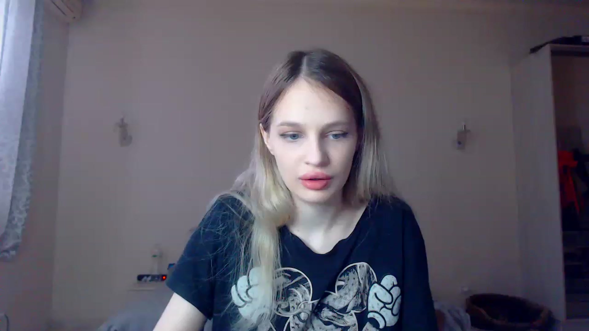 Gallery image thumbnail from Lola_vi's myfreecams stream on, 01/08/2023, 11:43 image 20 of 20