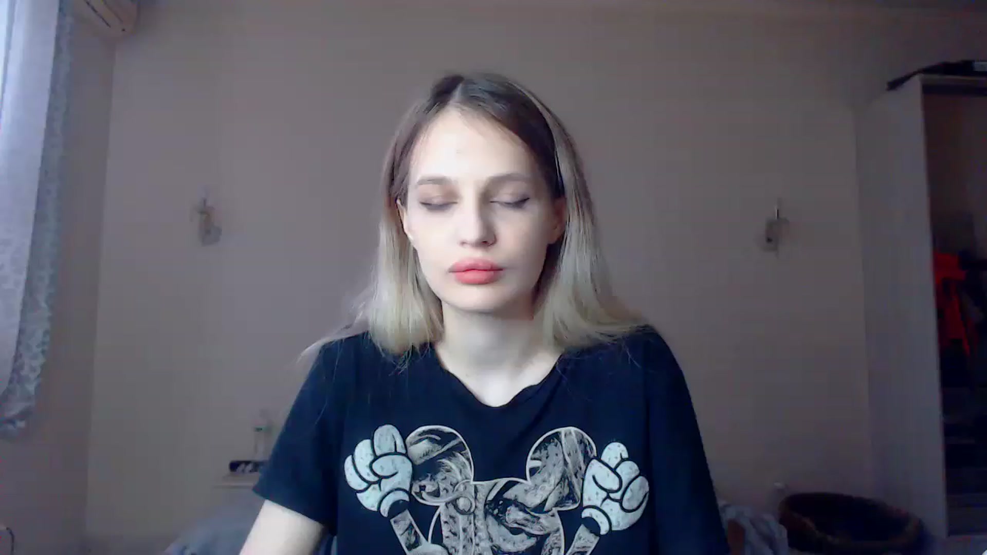 Gallery image thumbnail from Lola_vi's myfreecams stream on, 01/08/2023, 11:43 image 2 of 20