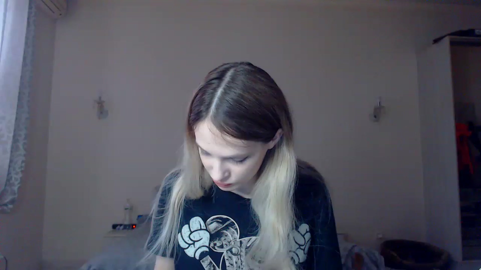 Gallery image thumbnail from Lola_vi's myfreecams stream on, 01/08/2023, 11:43 image 15 of 20