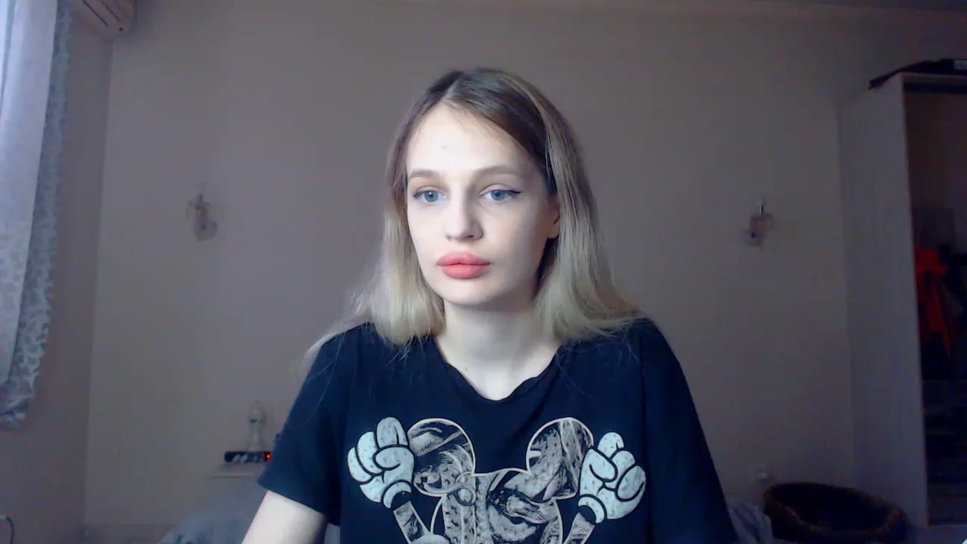 Gallery image thumbnail from Lola_vi's myfreecams stream on, 01/08/2023, 11:43 image 3 of 20