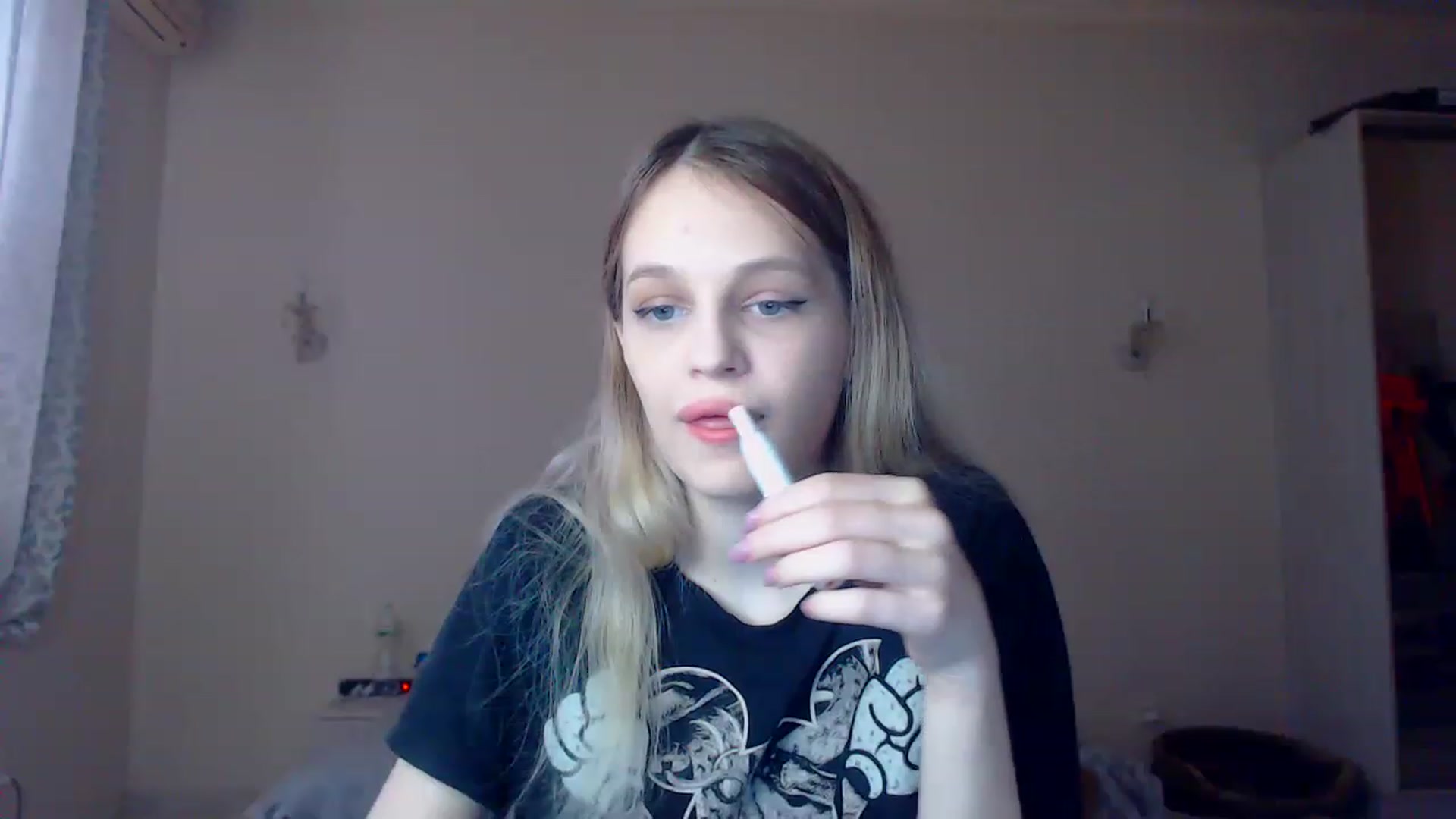 Gallery image thumbnail from Lola_vi's myfreecams stream on, 01/08/2023, 11:43 image 19 of 20