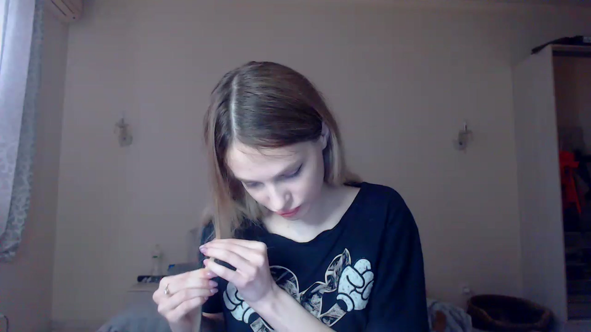 Gallery image thumbnail from Lola_vi's myfreecams stream on, 01/08/2023, 12:03 image 5 of 20