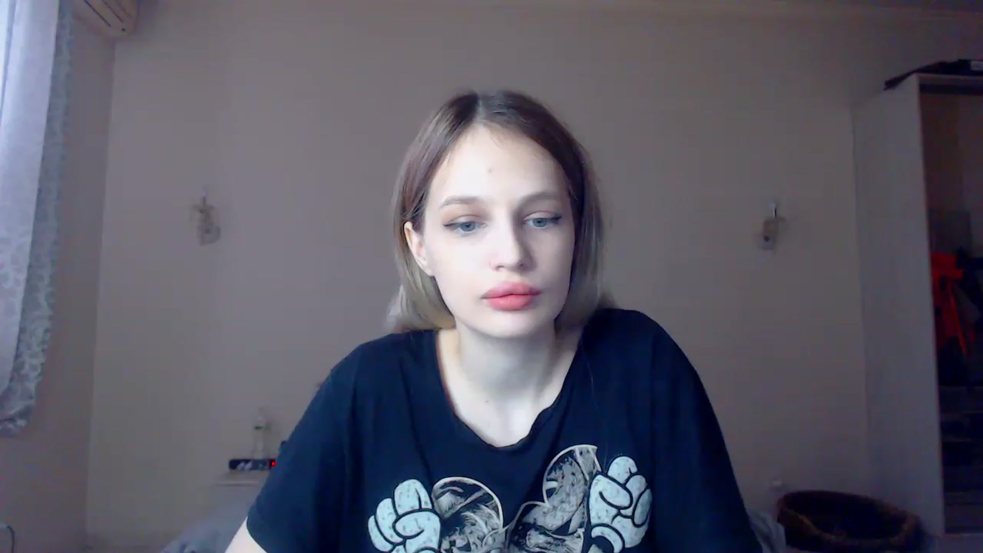 Gallery image thumbnail from Lola_vi's myfreecams stream on, 01/08/2023, 12:03 image 10 of 20