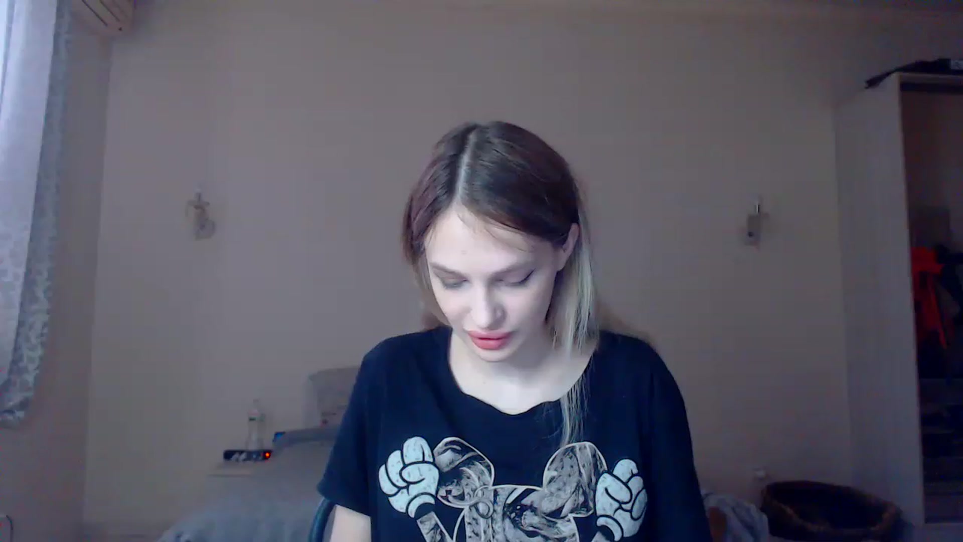 Gallery image thumbnail from Lola_vi's myfreecams stream on, 01/08/2023, 12:03 image 15 of 20
