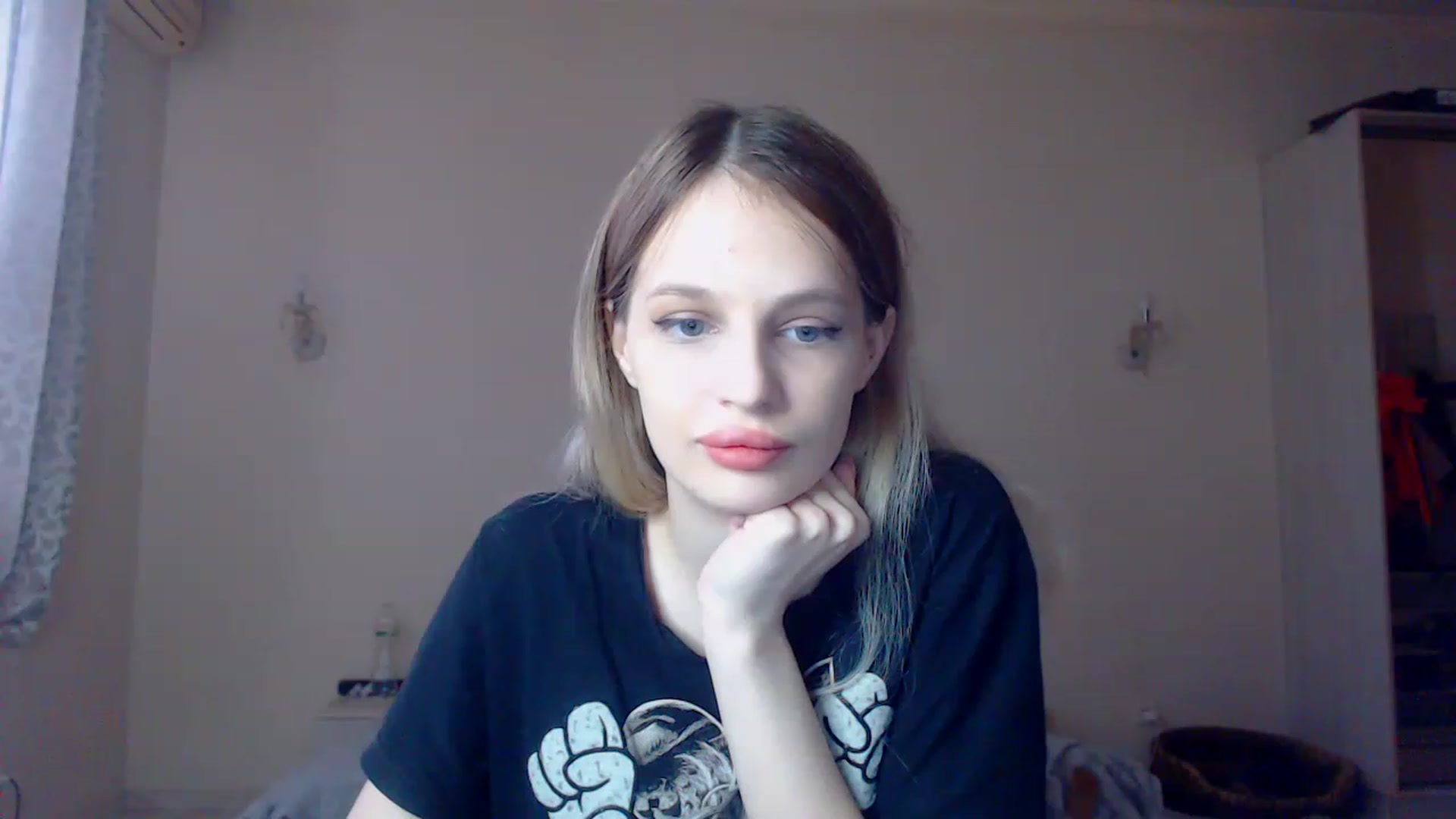 Gallery image thumbnail from Lola_vi's myfreecams stream on, 01/08/2023, 12:03 image 18 of 20