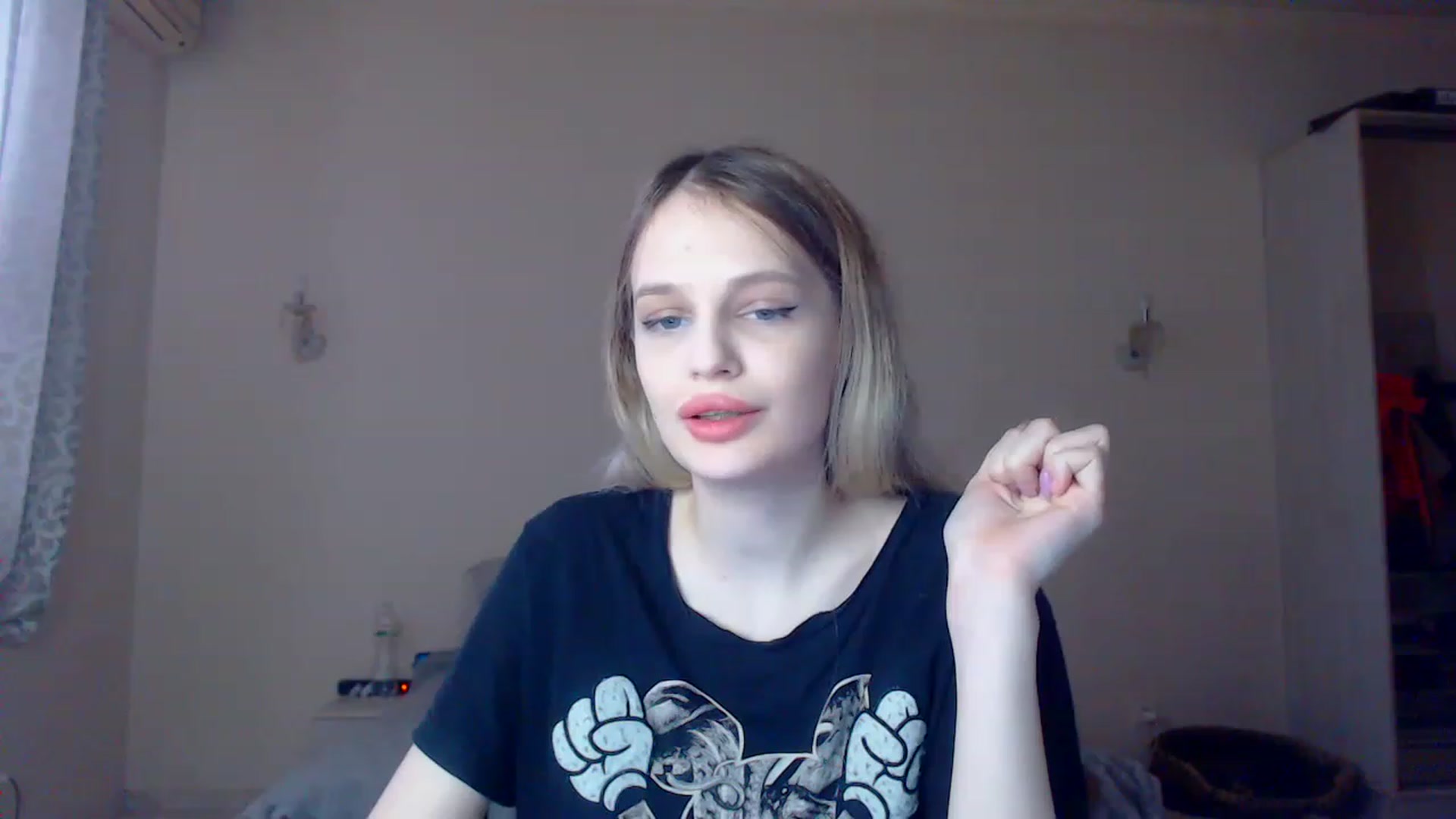 Gallery image thumbnail from Lola_vi's myfreecams stream on, 01/08/2023, 12:03 image 14 of 20