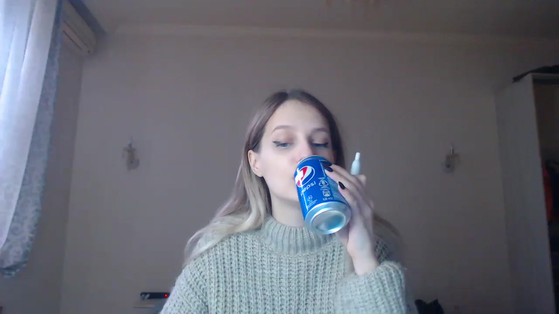 Gallery image thumbnail from Lola_vi's myfreecams stream on, 01/16/2023, 12:33 image 13 of 20