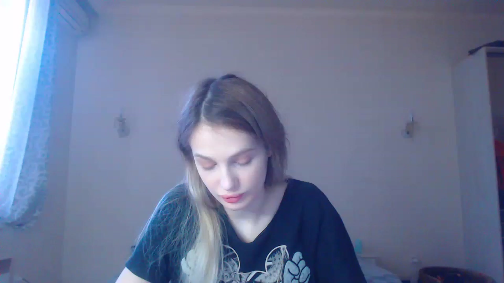 Gallery image thumbnail from Lola_vi's myfreecams stream on, 01/21/2023, 12:30 image 8 of 20