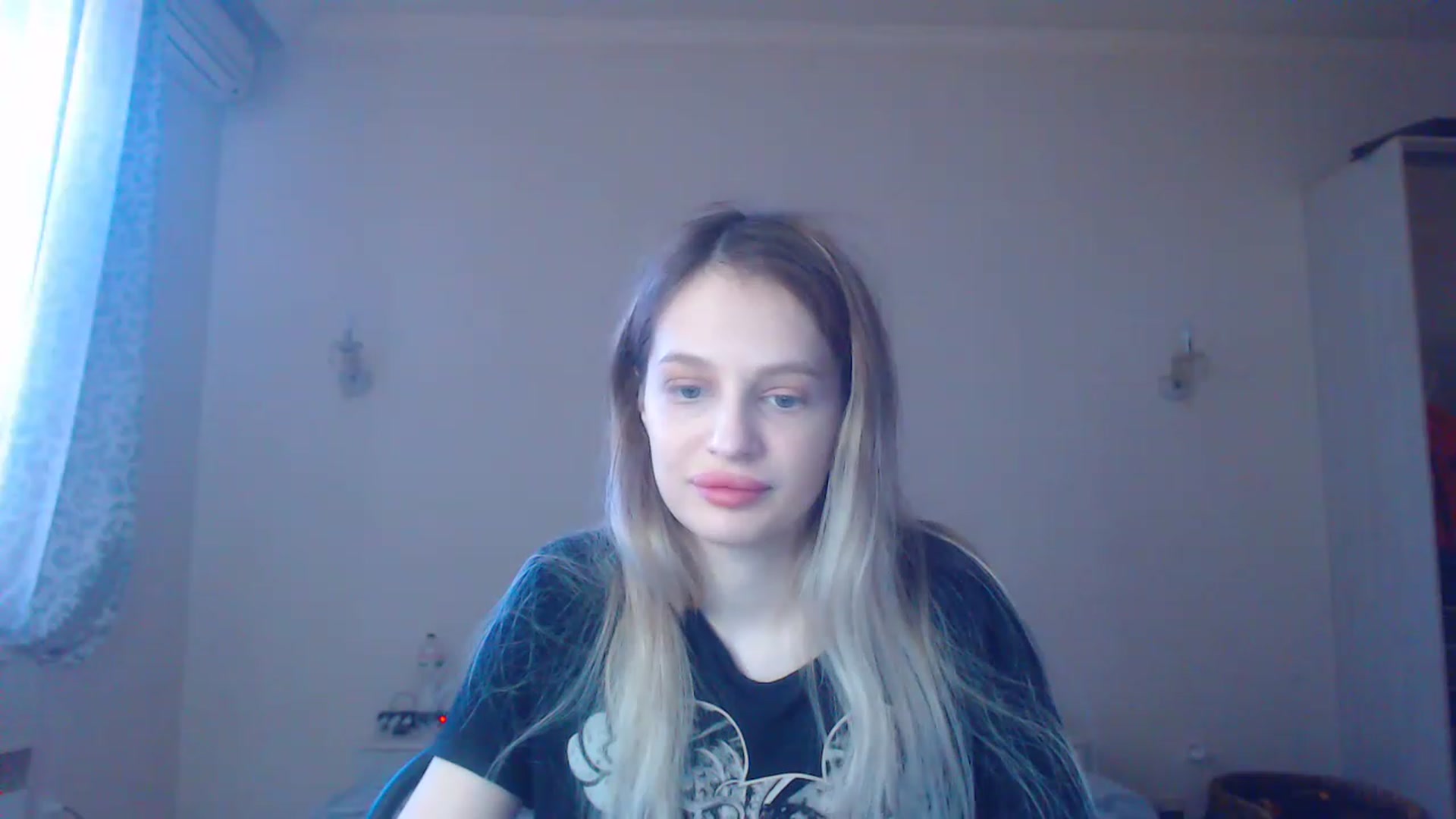 Gallery image thumbnail from Lola_vi's myfreecams stream on, 01/21/2023, 12:30 image 15 of 20