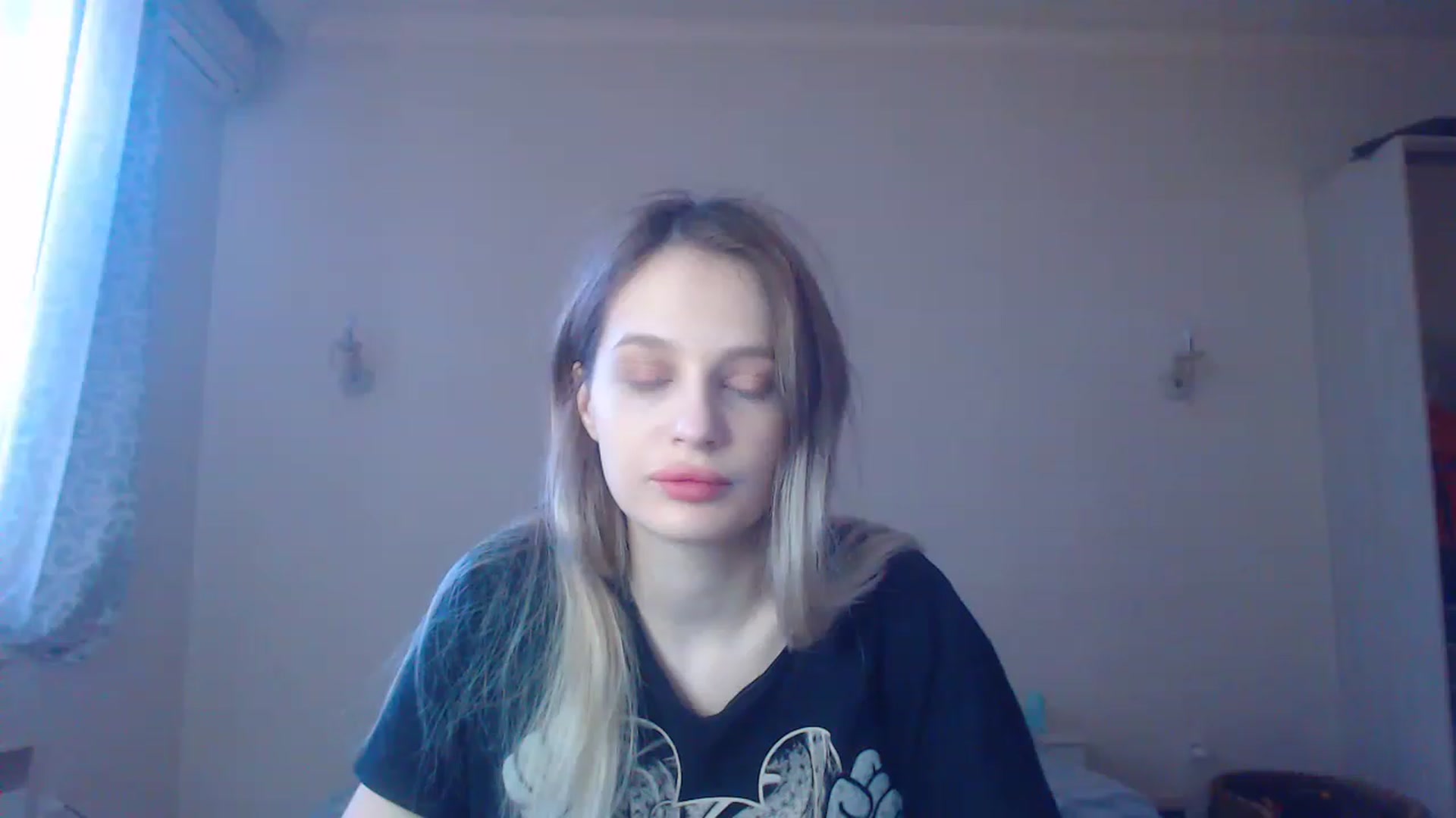 Gallery image thumbnail from Lola_vi's myfreecams stream on, 01/21/2023, 12:30 image 6 of 20