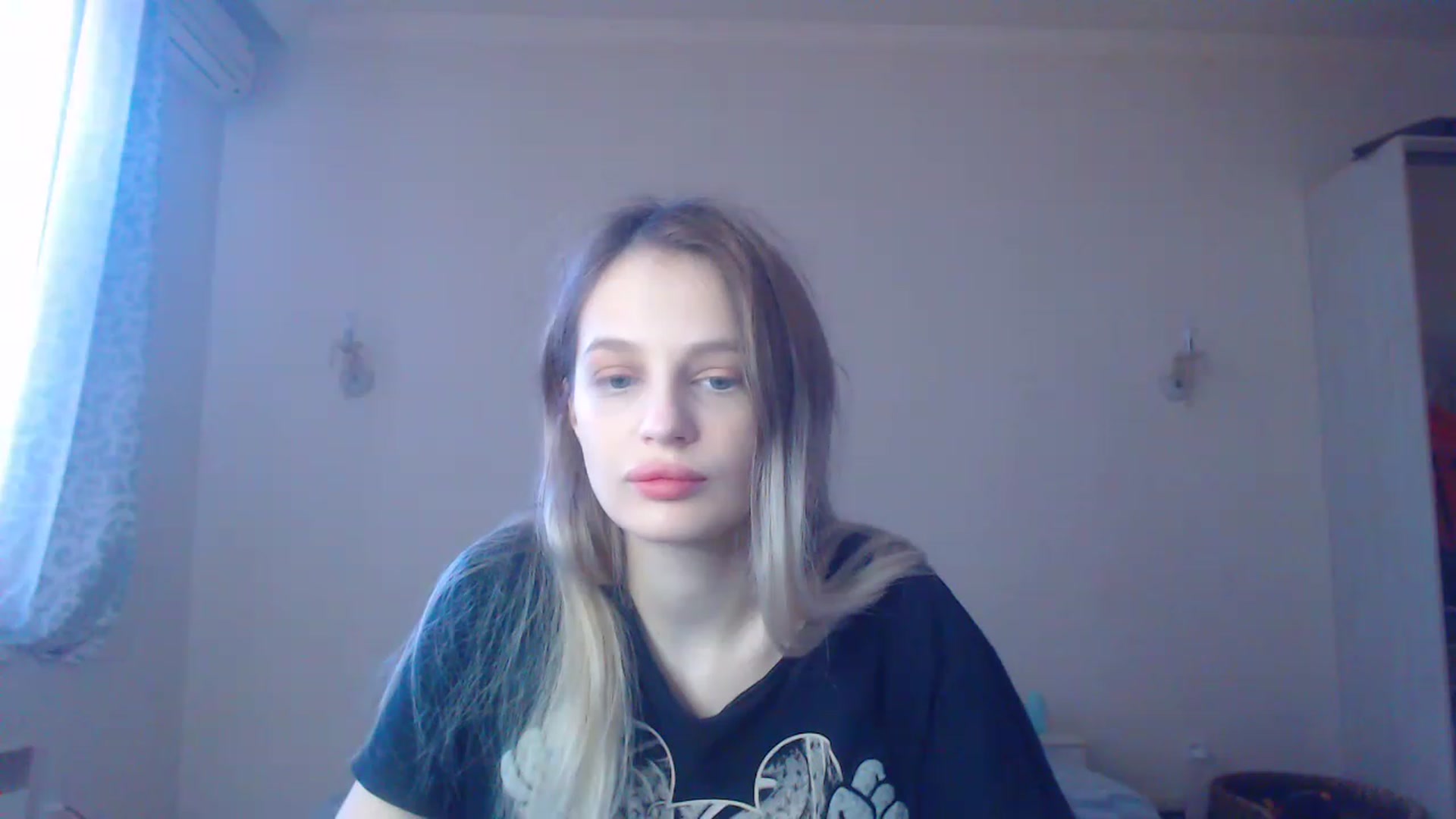 Gallery image thumbnail from Lola_vi's myfreecams stream on, 01/21/2023, 12:30 image 7 of 20