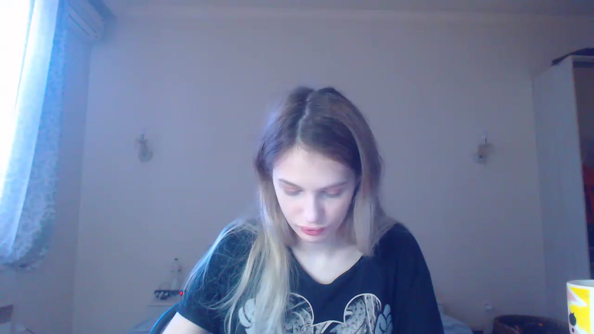 Gallery image thumbnail from Lola_vi's myfreecams stream on, 01/21/2023, 12:30 image 12 of 20