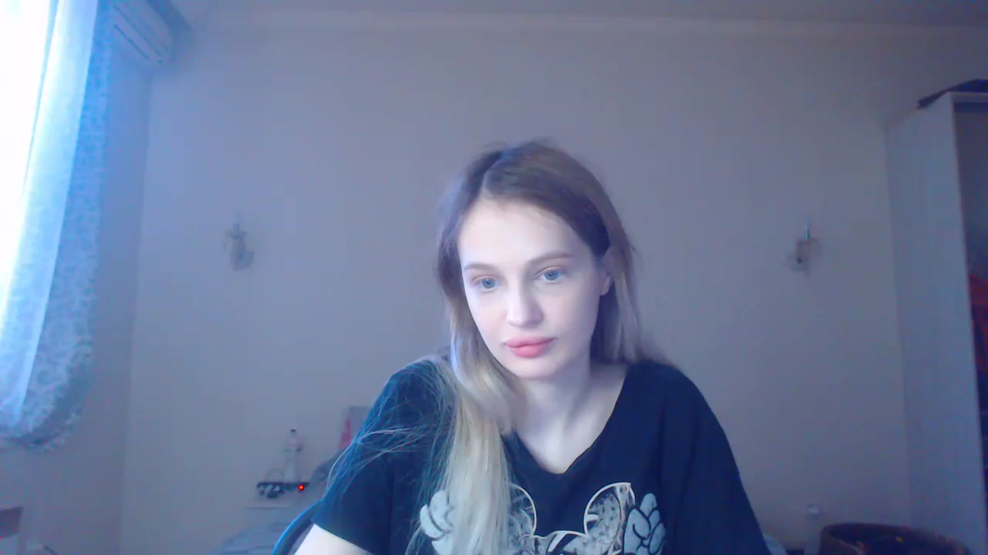 Gallery image thumbnail from Lola_vi's myfreecams stream on, 01/21/2023, 12:30 image 17 of 20