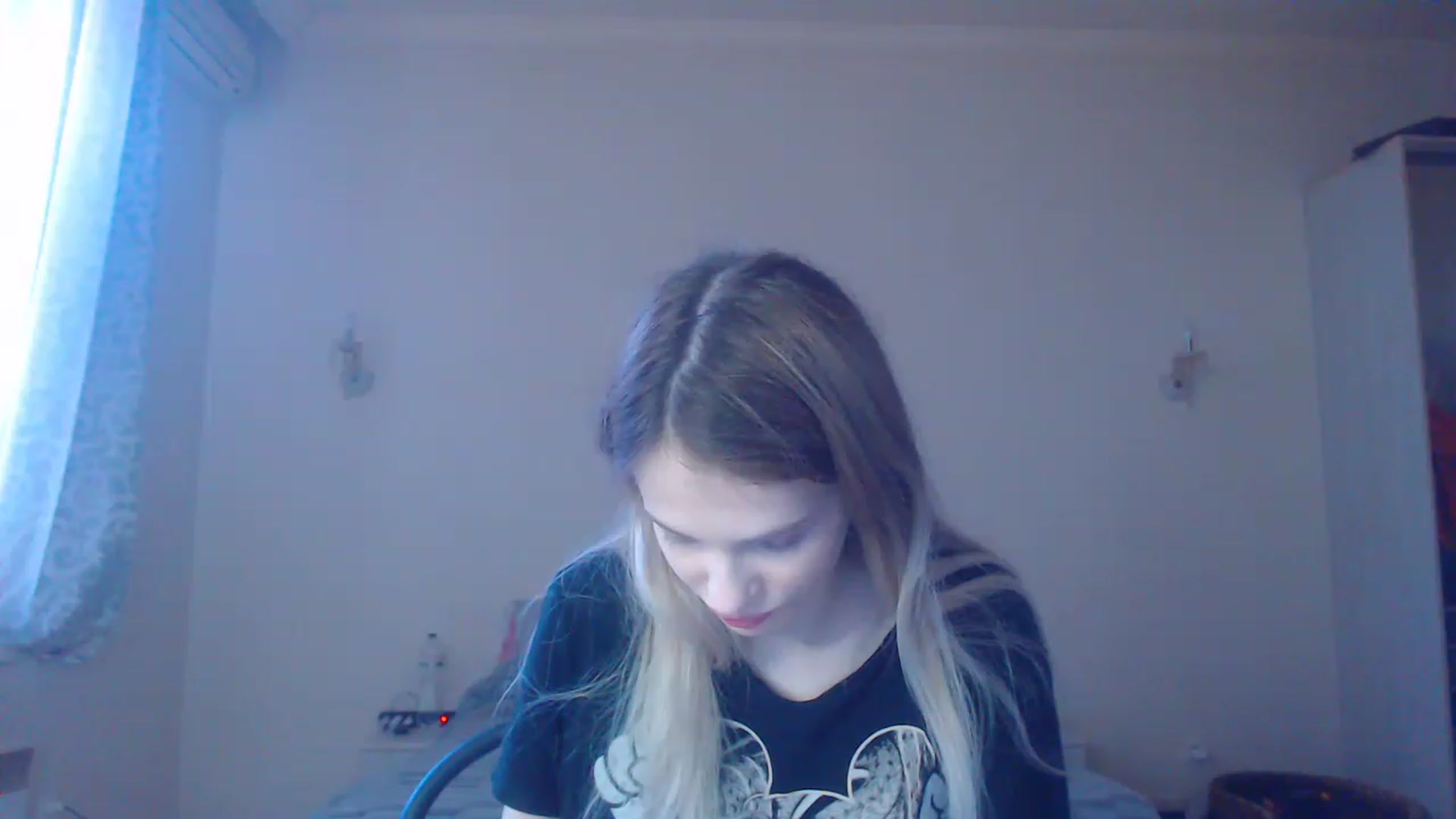Gallery image thumbnail from Lola_vi's myfreecams stream on, 01/21/2023, 12:30 image 18 of 20