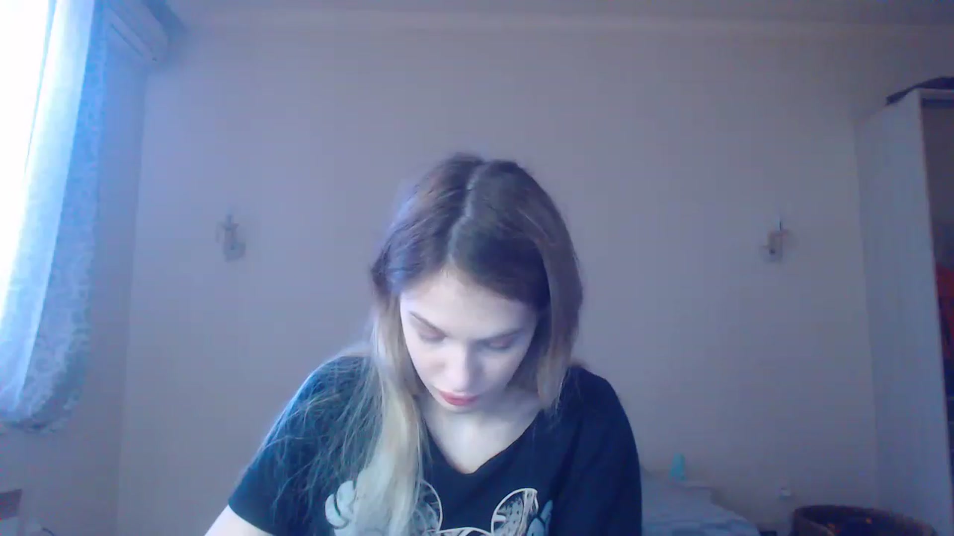Gallery image thumbnail from Lola_vi's myfreecams stream on, 01/21/2023, 12:30 image 9 of 20