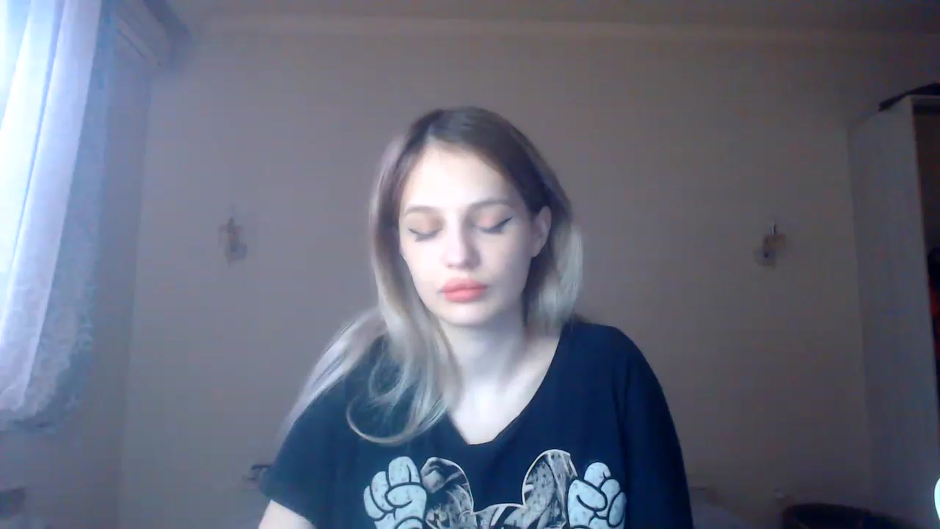 Gallery image thumbnail from Lola_vi's myfreecams stream on, 01/22/2023, 11:39 image 7 of 20