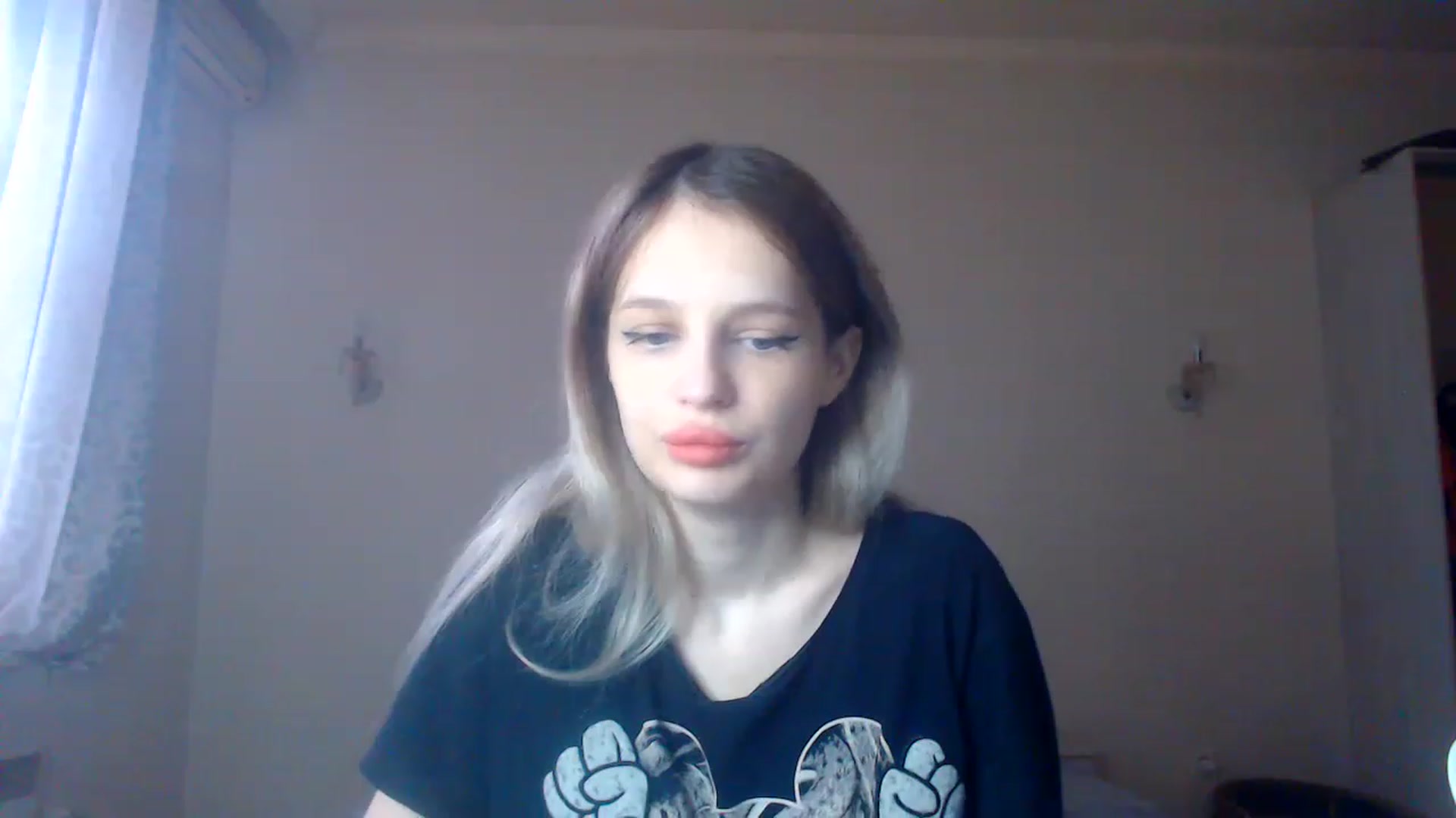 Gallery image thumbnail from Lola_vi's myfreecams stream on, 01/22/2023, 11:39 image 4 of 20