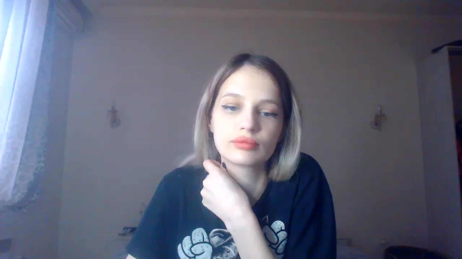 Gallery image thumbnail from Lola_vi's myfreecams stream on, 01/22/2023, 12:03 image 7 of 20