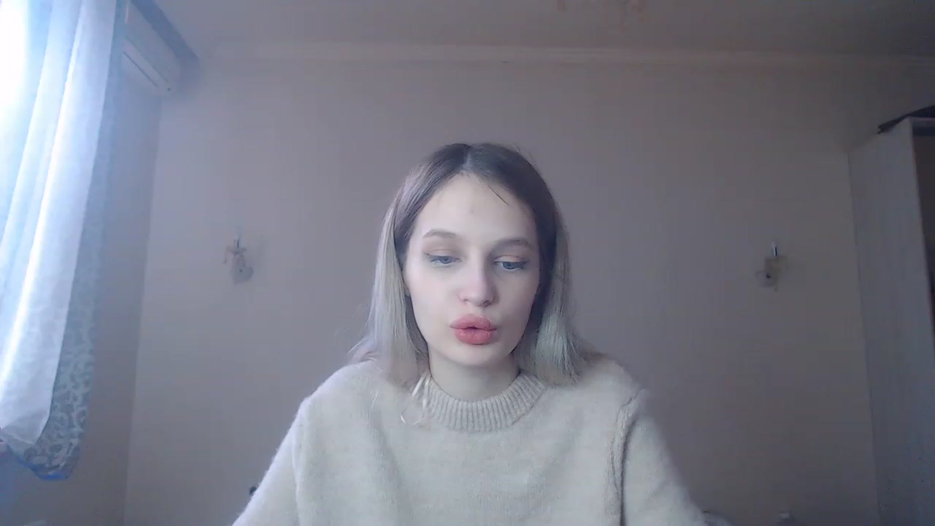 Gallery image thumbnail from Lola_vi's myfreecams stream on, 02/03/2023, 10:58 image 4 of 20