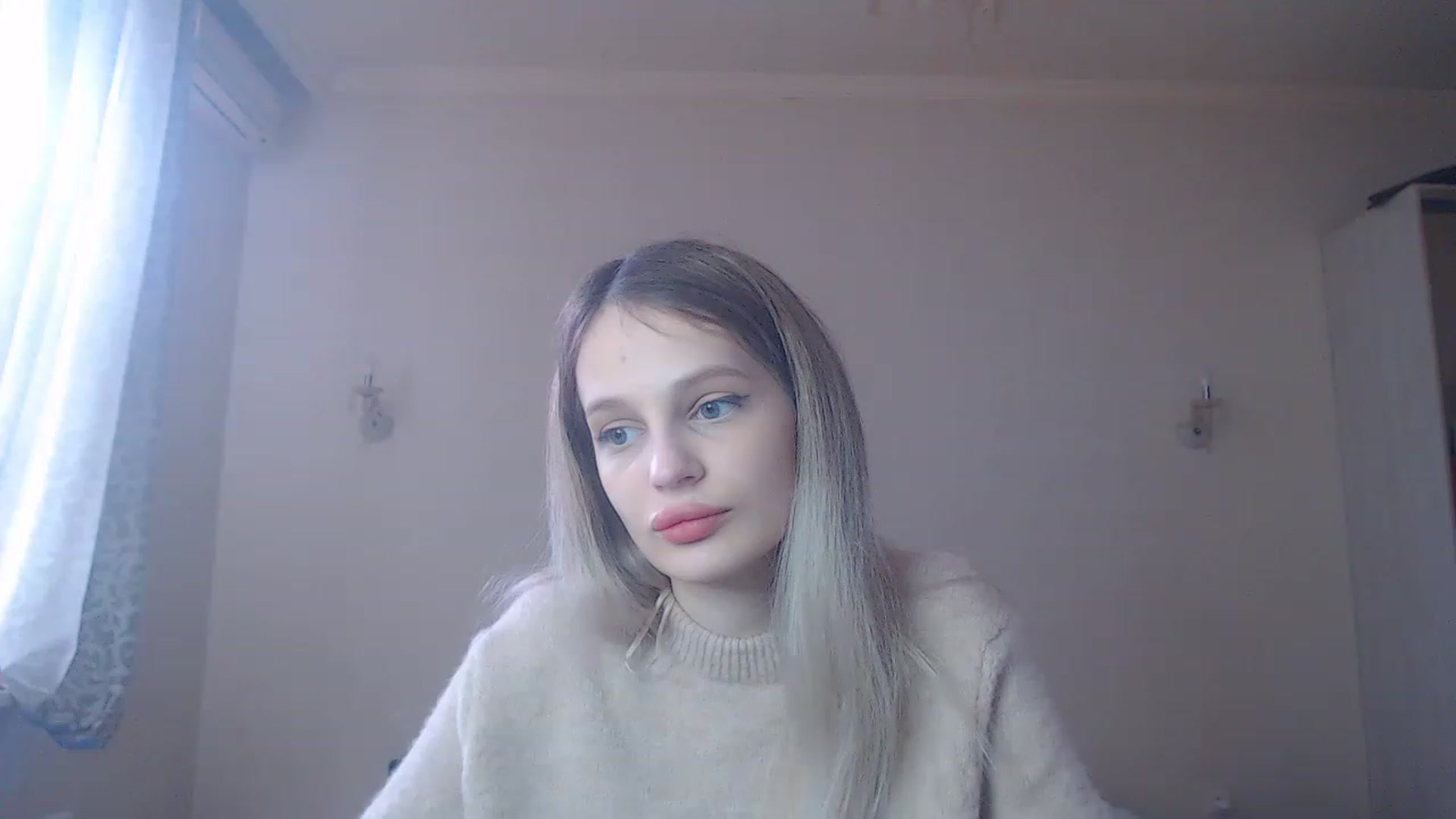 Gallery image thumbnail from Lola_vi's myfreecams stream on, 02/03/2023, 10:58 image 18 of 20