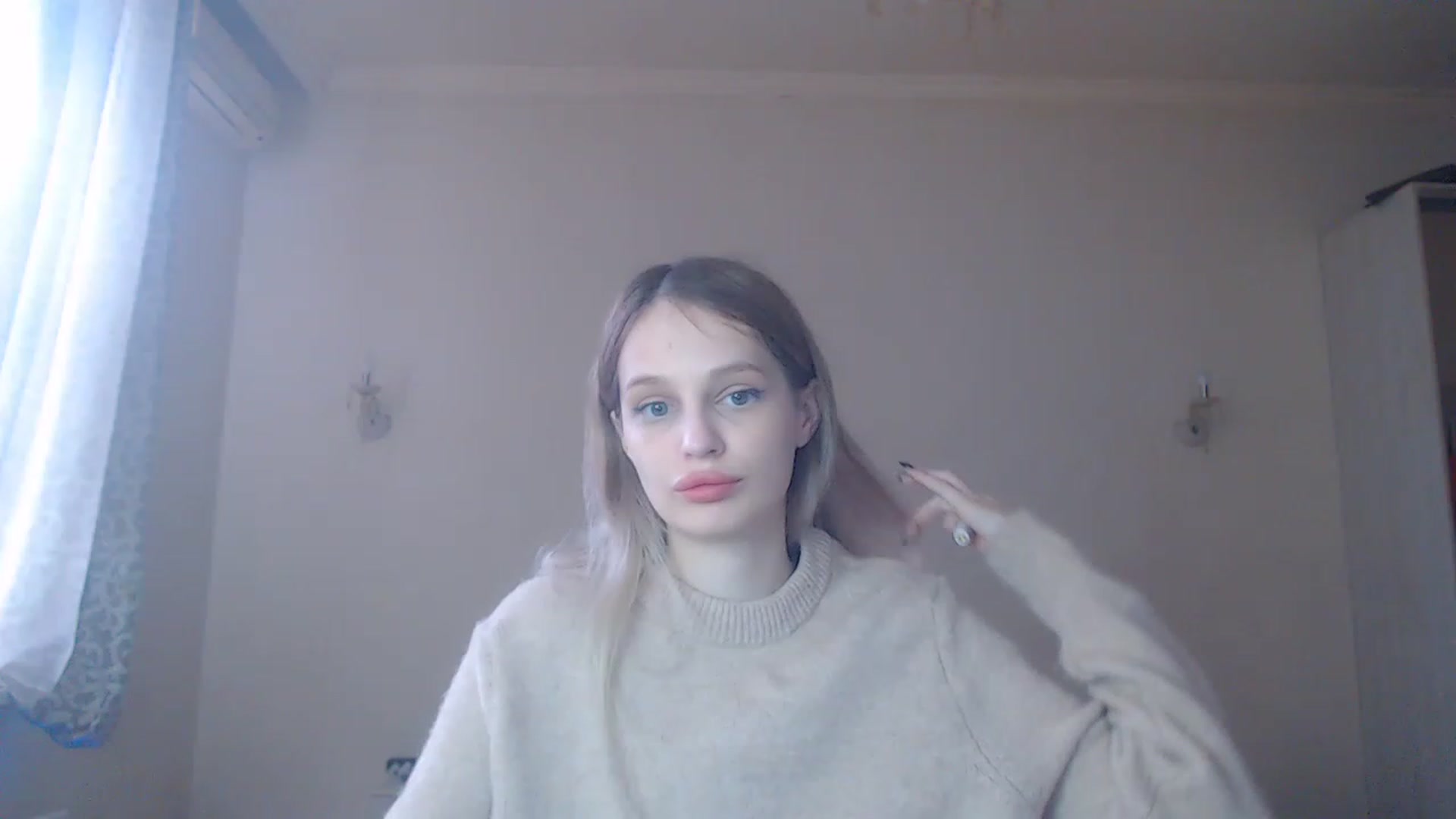 Gallery image thumbnail from Lola_vi's myfreecams stream on, 02/03/2023, 11:39 image 11 of 20