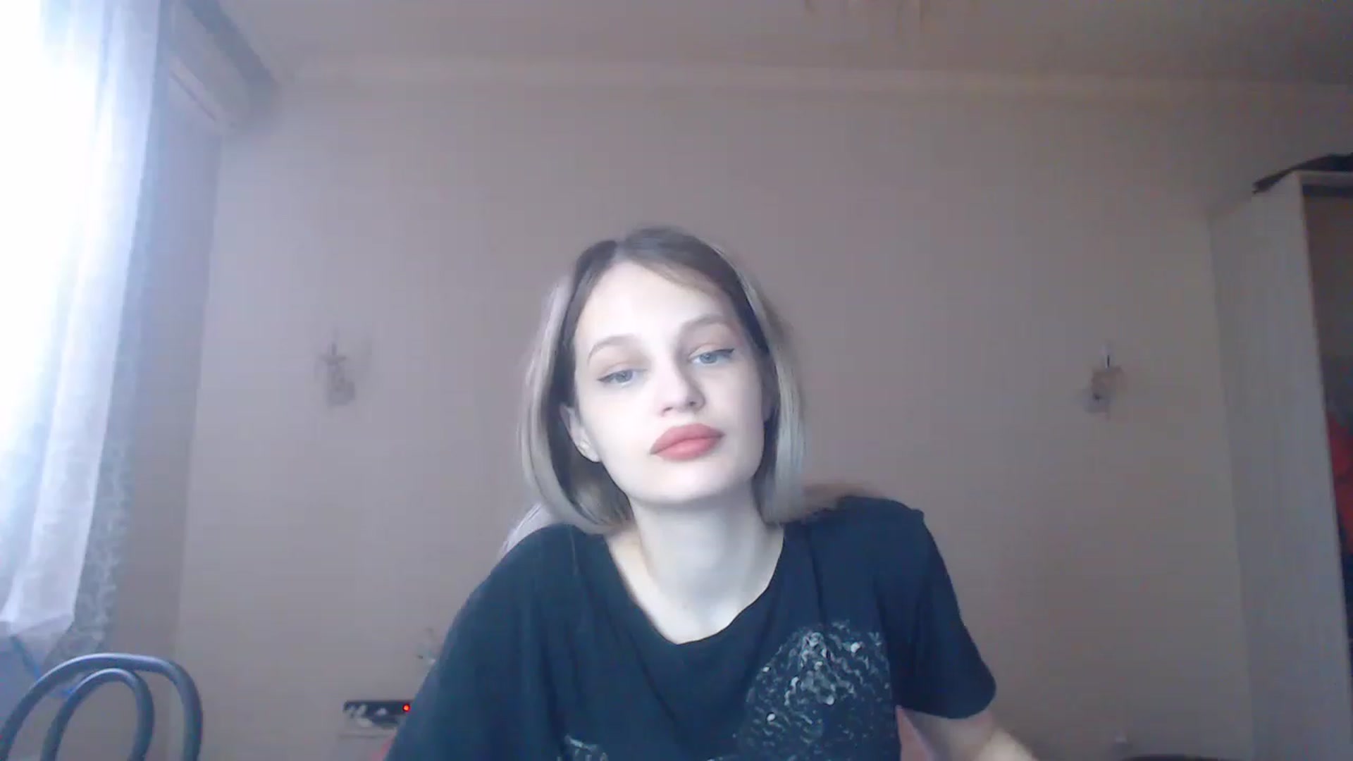 Gallery image thumbnail from Lola_vi's myfreecams stream on, 02/06/2023, 11:54 image 18 of 20