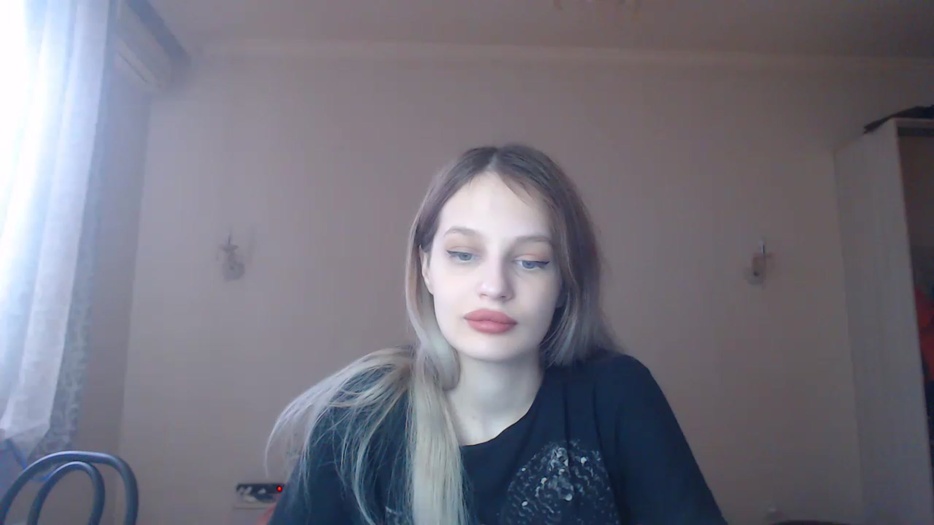 Gallery image thumbnail from Lola_vi's myfreecams stream on, 02/06/2023, 11:54 image 12 of 20