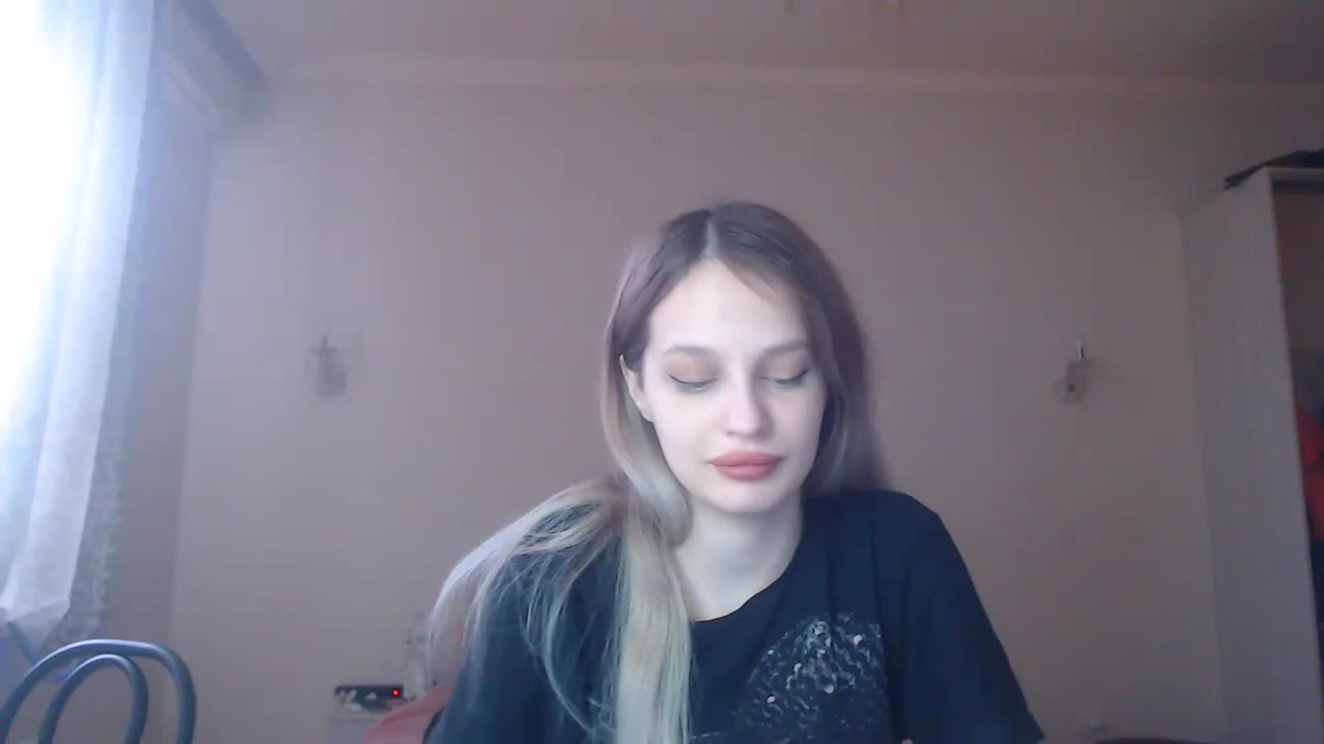 Gallery image thumbnail from Lola_vi's myfreecams stream on, 02/06/2023, 11:54 image 11 of 20