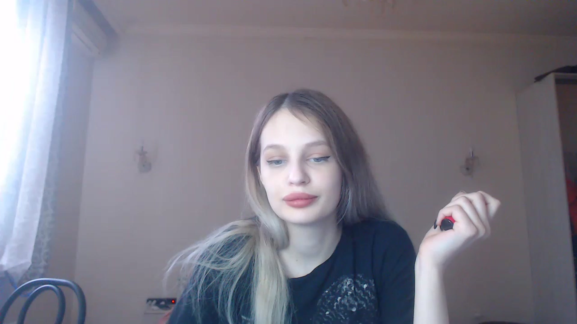 Gallery image thumbnail from Lola_vi's myfreecams stream on, 02/06/2023, 11:54 image 14 of 20
