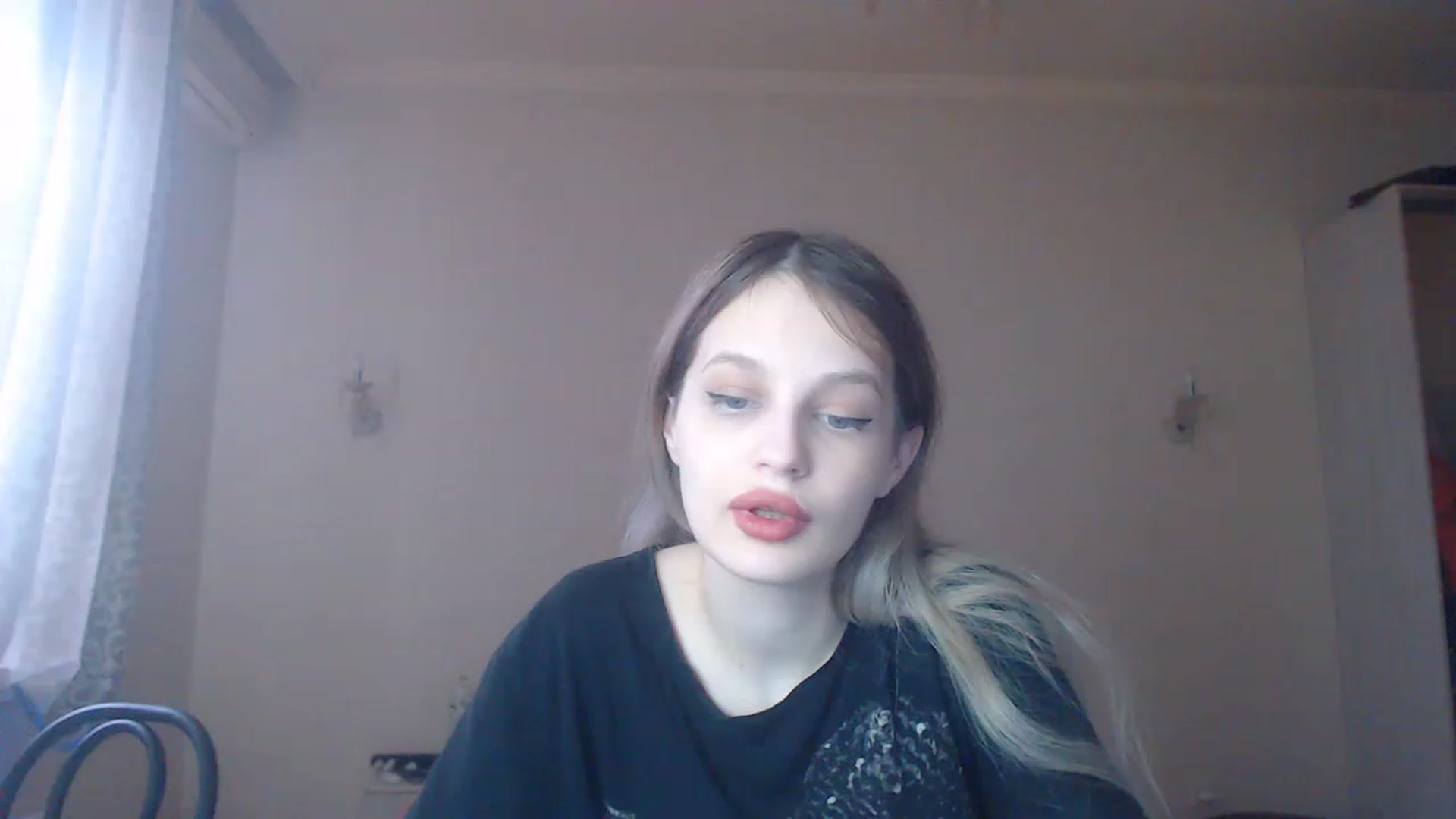 Gallery image thumbnail from Lola_vi's myfreecams stream on, 02/06/2023, 11:54 image 17 of 20