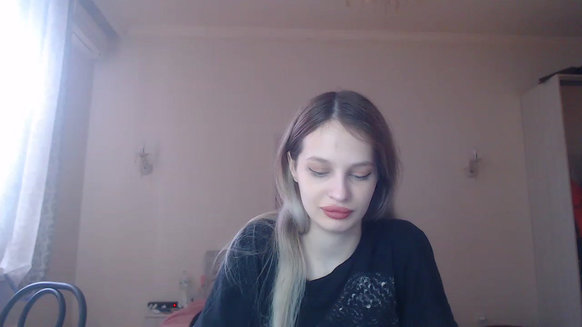 Gallery image thumbnail from Lola_vi's myfreecams stream on, 02/06/2023, 11:54 image 5 of 20