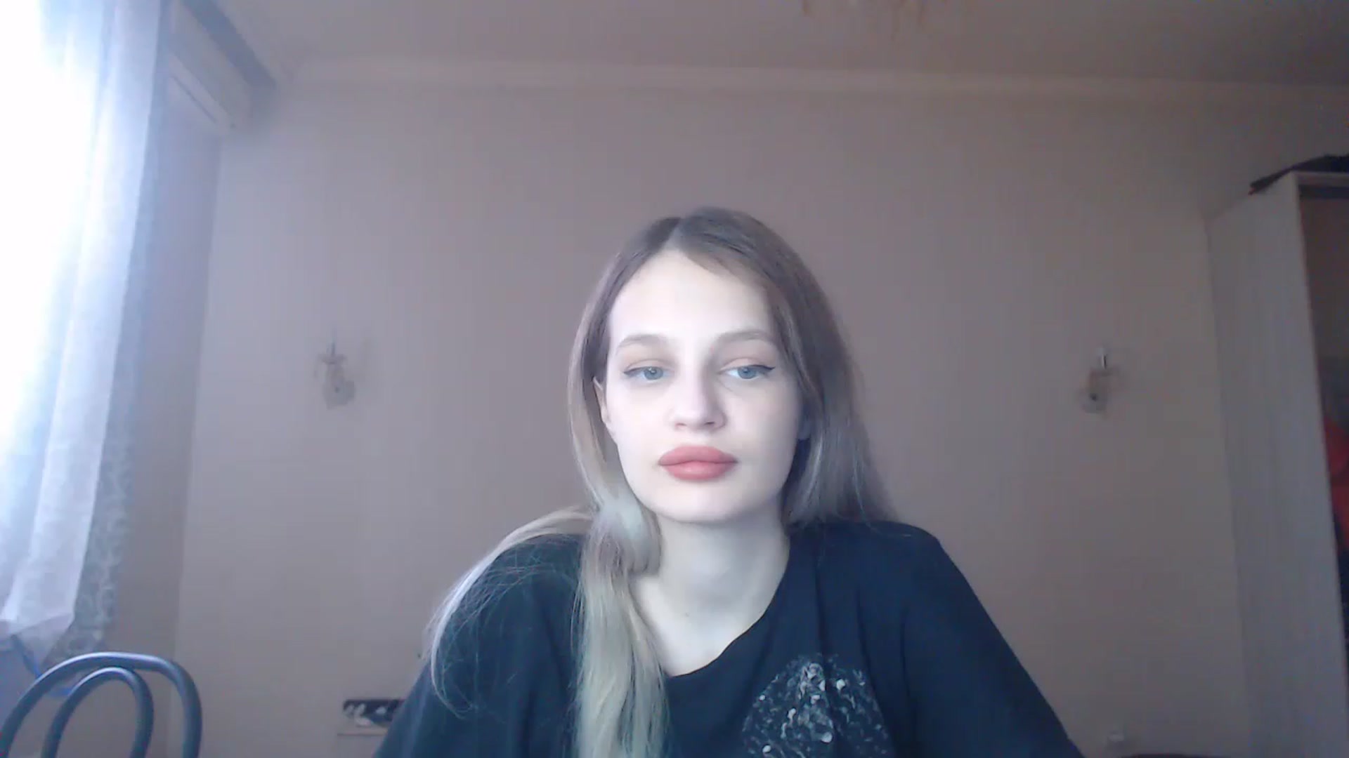 Gallery image thumbnail from Lola_vi's myfreecams stream on, 02/06/2023, 11:54 image 9 of 20