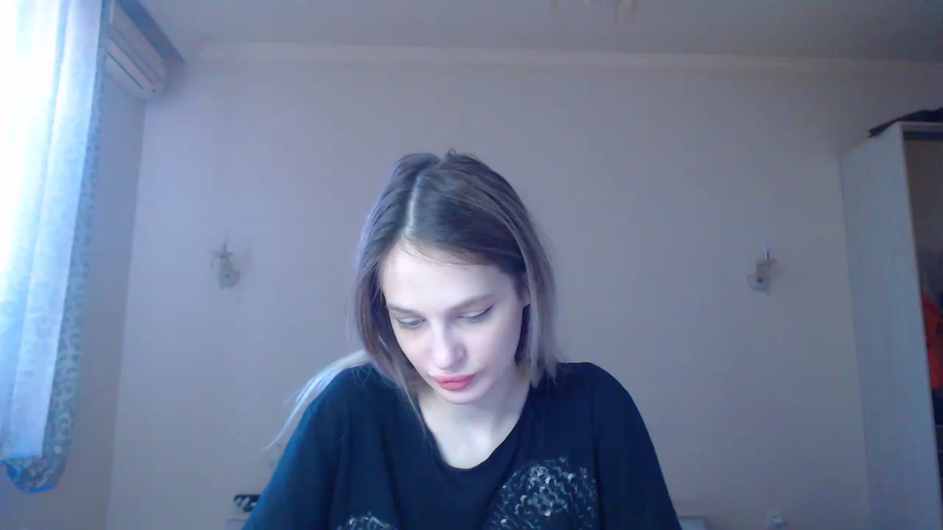 Gallery image thumbnail from Lola_vi's myfreecams stream on, 02/10/2023, 12:08 image 17 of 20