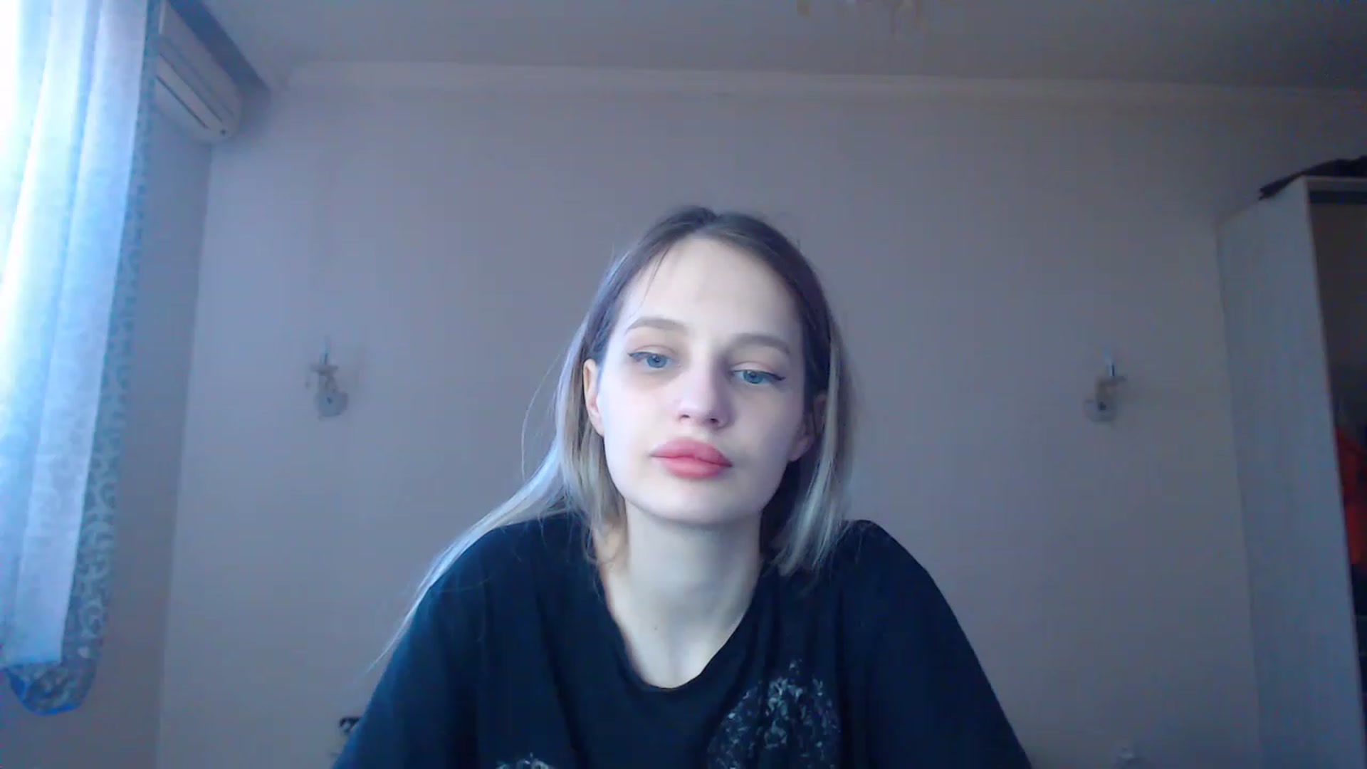 Gallery image thumbnail from Lola_vi's myfreecams stream on, 02/10/2023, 12:08 image 18 of 20