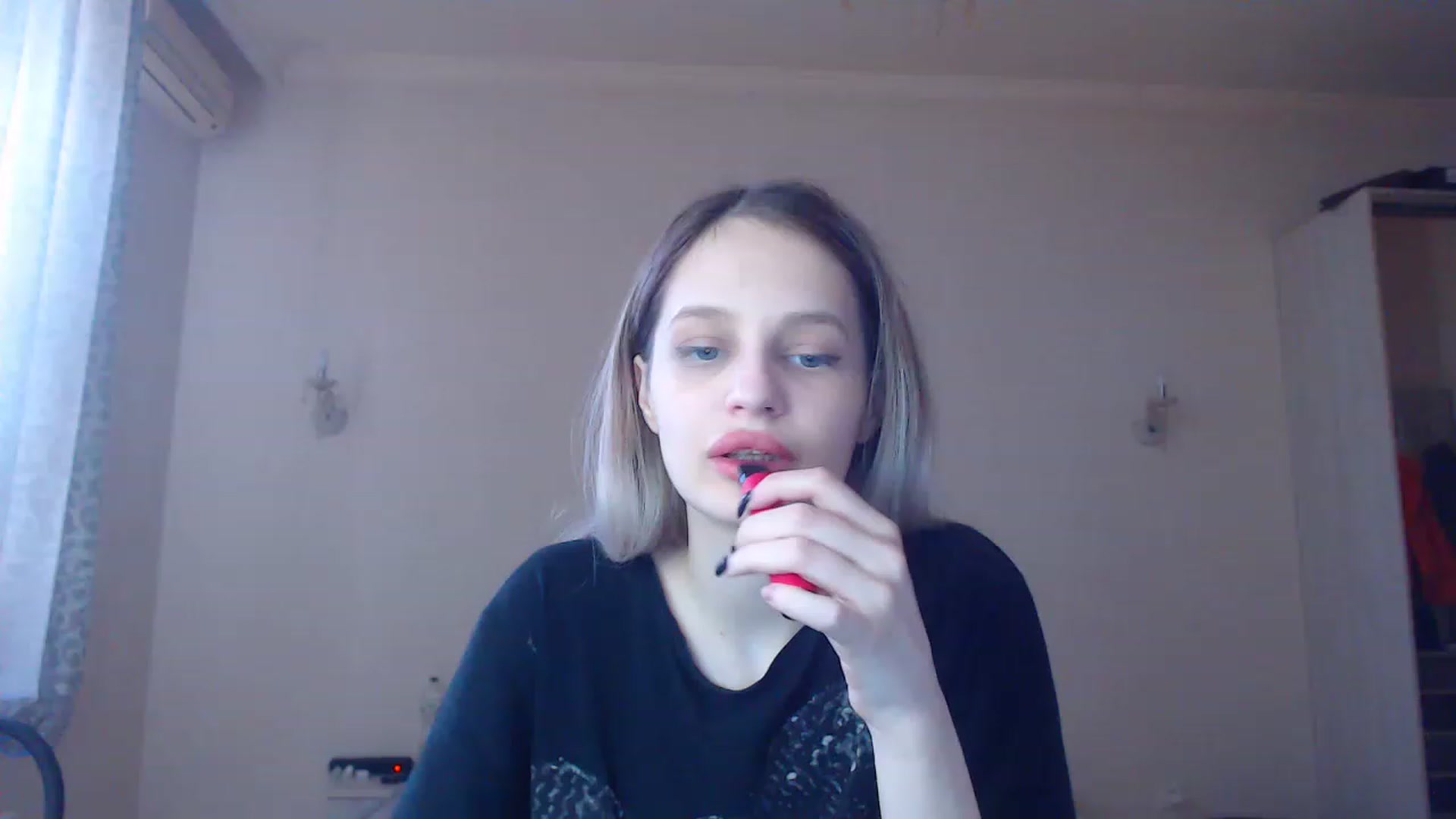Gallery image thumbnail from Lola_vi's myfreecams stream on, 02/11/2023, 12:48 image 17 of 20