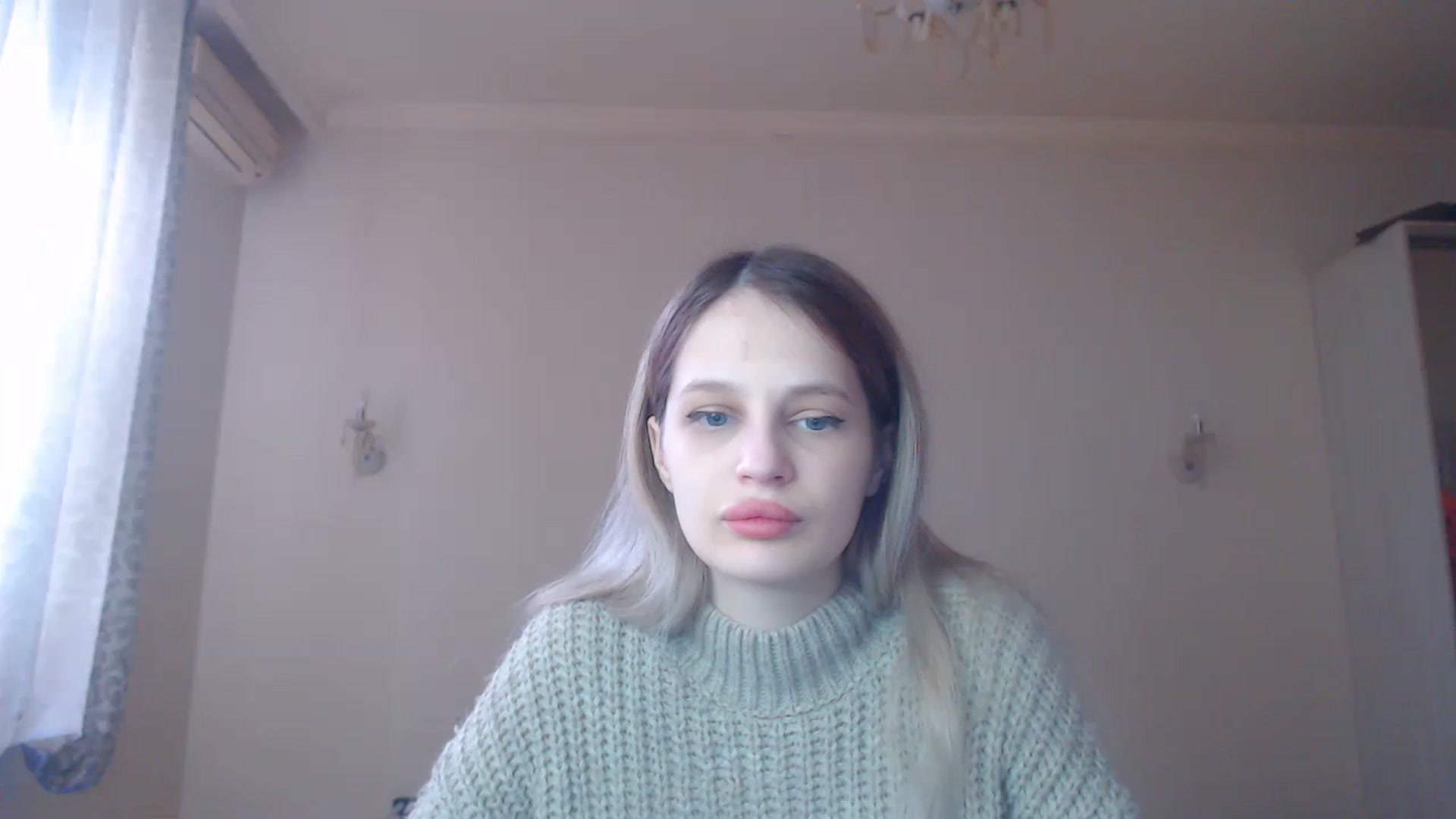 Gallery image thumbnail from Lola_vi's myfreecams stream on, 02/12/2023, 10:59 image 10 of 20