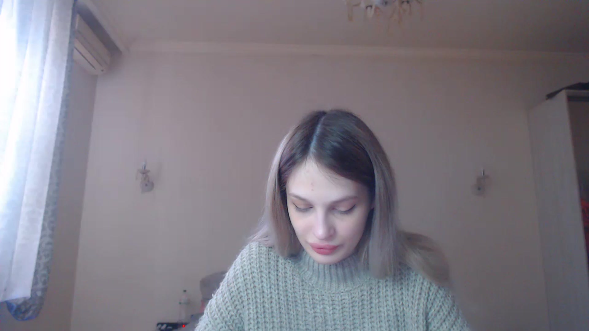 Gallery image thumbnail from Lola_vi's myfreecams stream on, 02/12/2023, 10:59 image 19 of 20