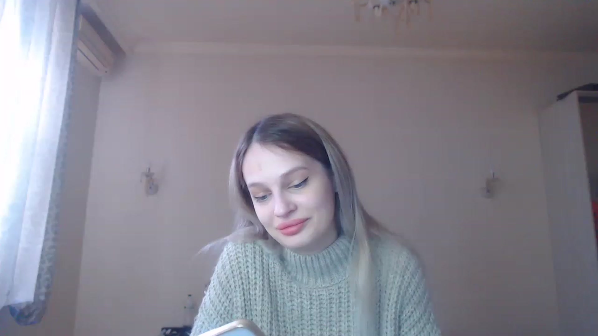 Gallery image thumbnail from Lola_vi's myfreecams stream on, 02/12/2023, 10:59 image 12 of 20